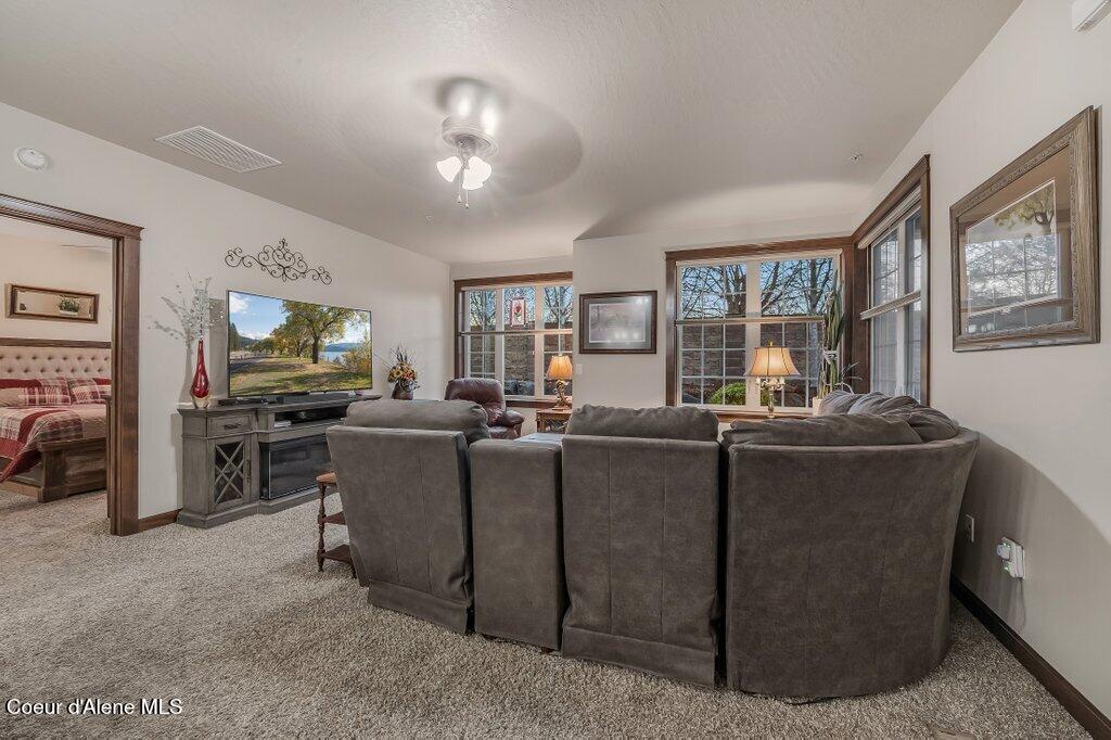 Coeur D'alene, Idaho, 83814, United States, 2 Bedrooms Bedrooms, ,Residential,For Sale,1998206