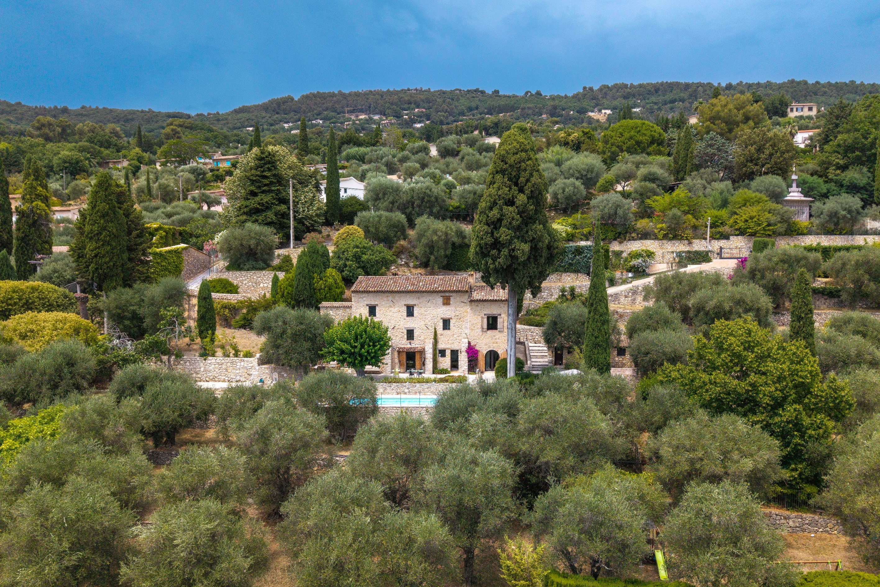  Spéracèdes, renovated 18th century stone farmhouse for sale with olive grove, d… - 物件實景