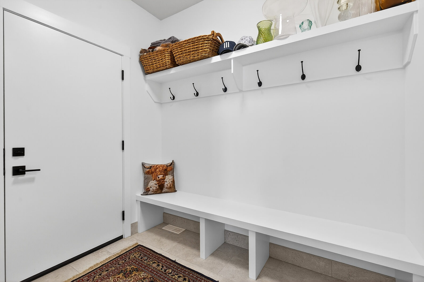  Elevated Lake Country Living - 物件實景