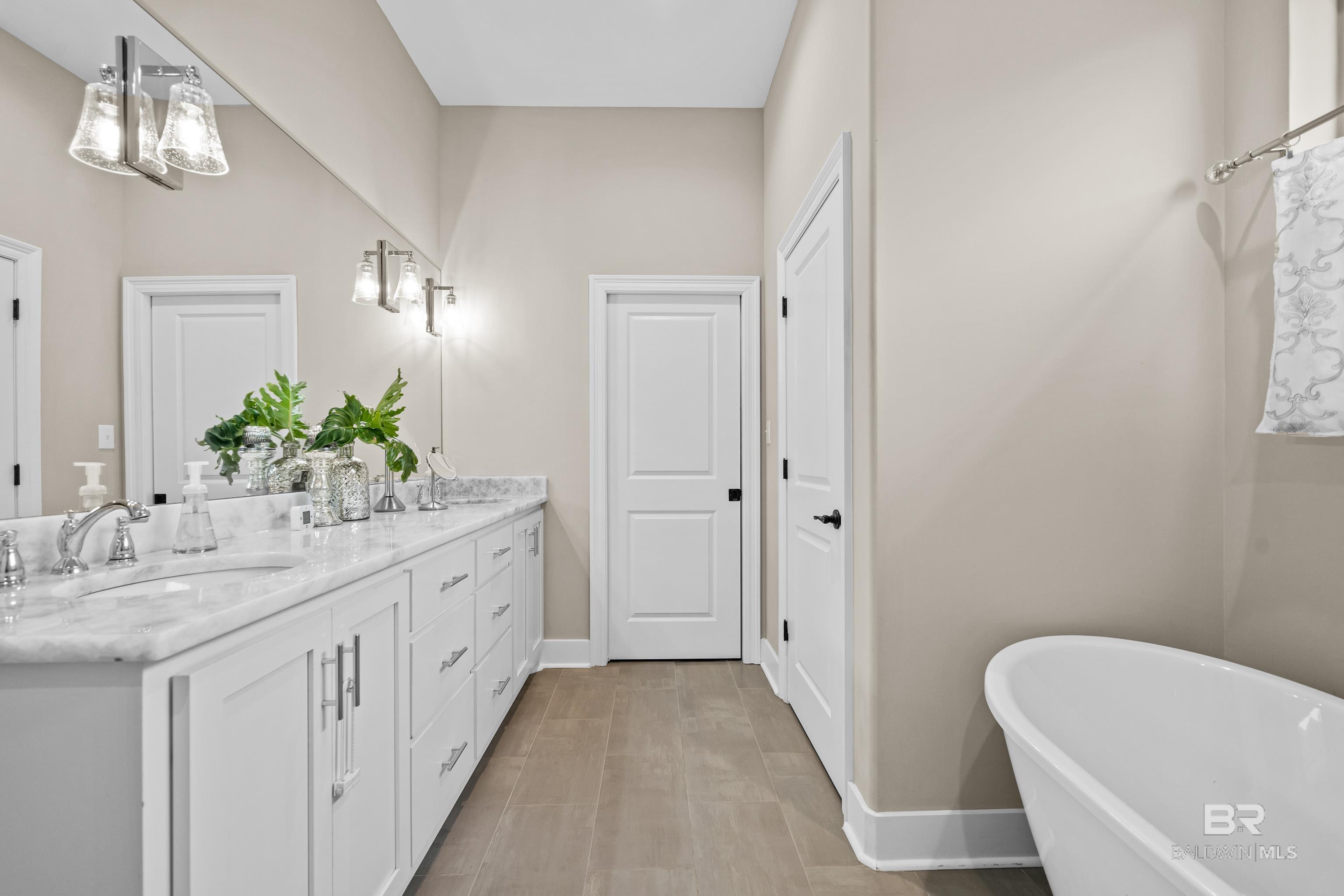 Fairhope, Alabama, 36532, United States, 4 Bedrooms Bedrooms, ,3 BathroomsBathrooms,Residential,For Sale,1804784