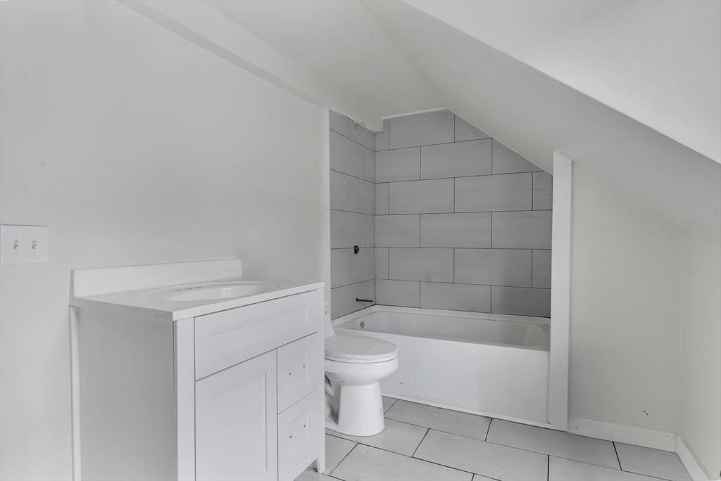 Brockton, Massachusetts, 02301, United States, 4 Bedrooms Bedrooms, ,2 BathroomsBathrooms,Residential,For Sale,2030867
