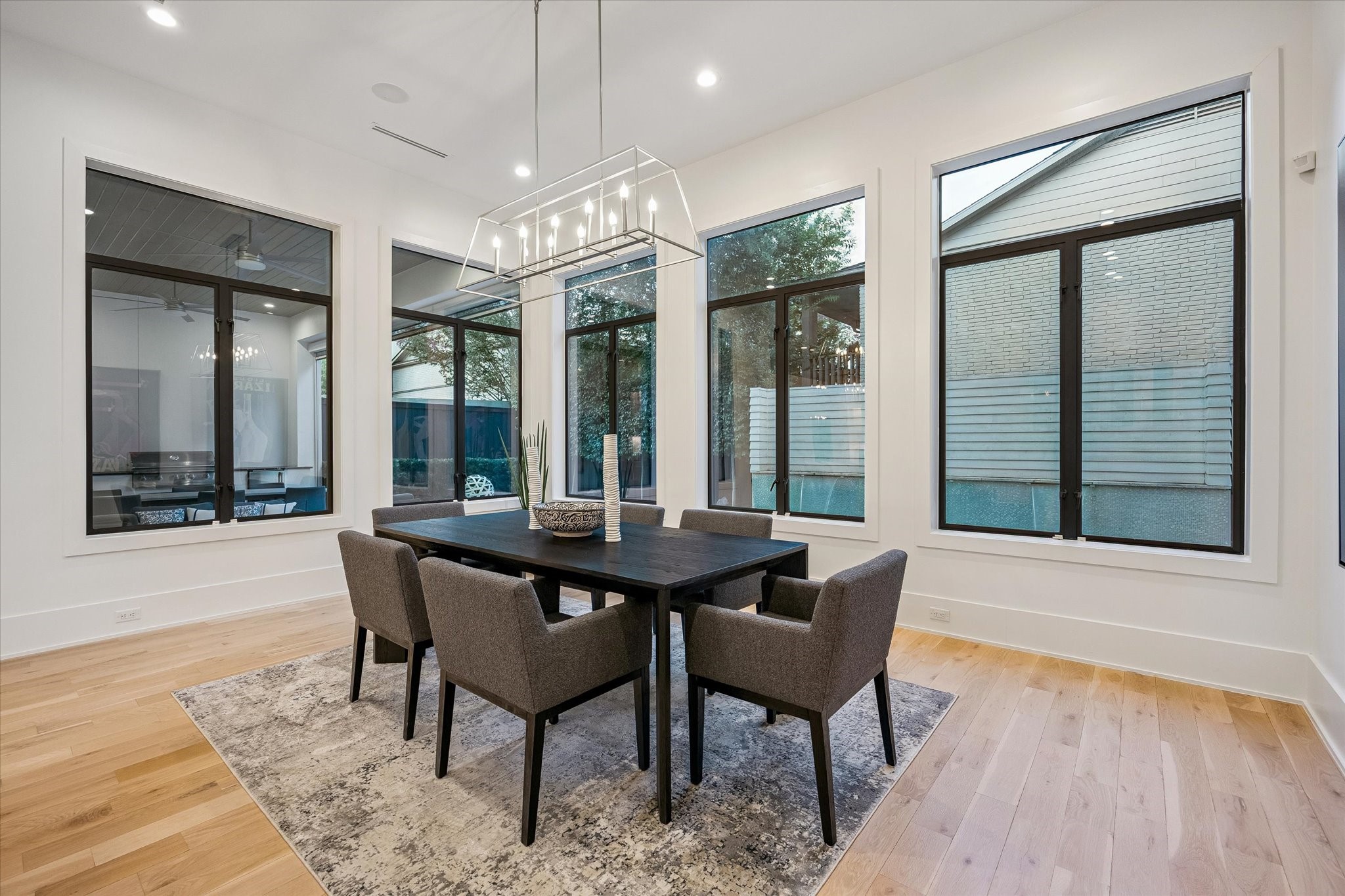  2215 Driscoll Street - 物件實景
