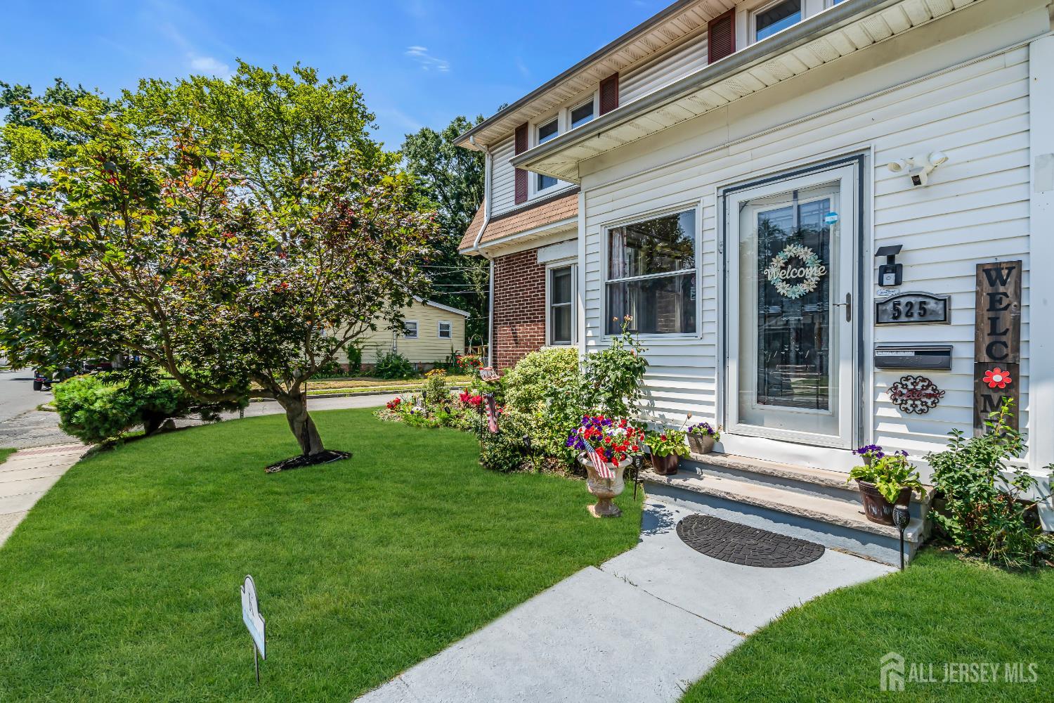 Woodbridge Proper, New Jersey, 07095, United States, 5 Bedrooms Bedrooms, ,2 BathroomsBathrooms,Residential,For Sale,1906051