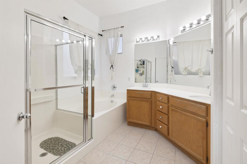 Temecula, California, 92592, United States, 3 Bedrooms Bedrooms, ,2 BathroomsBathrooms,Residential,For Sale,1872401