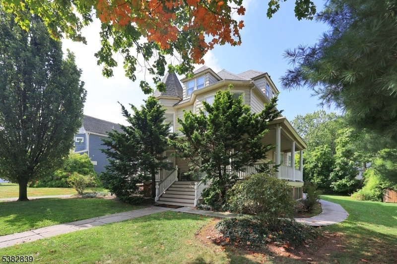 Westfield Town, New Jersey, 07090, United States, 5 Bedrooms Bedrooms, ,3 BathroomsBathrooms,Residential,For Sale,1941025
