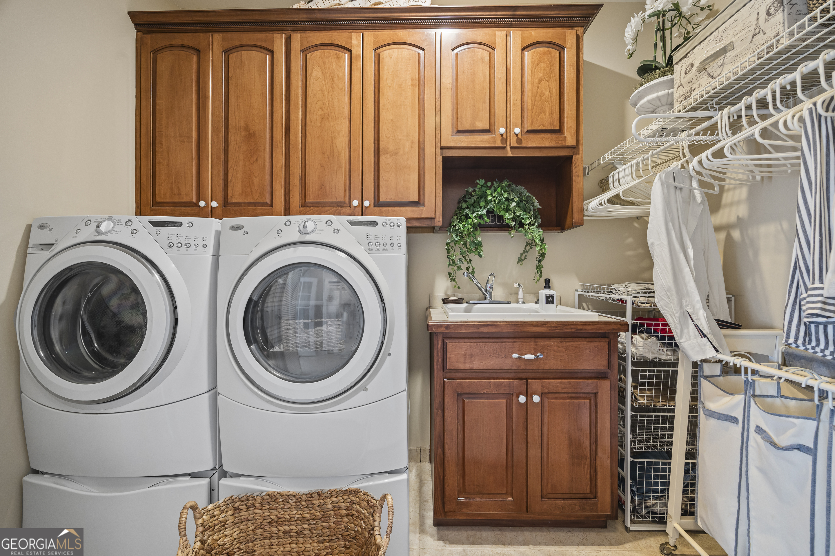 Helen, Georgia, 30545, United States, 3 Bedrooms Bedrooms, ,3 BathroomsBathrooms,Residential,For Sale,1983913