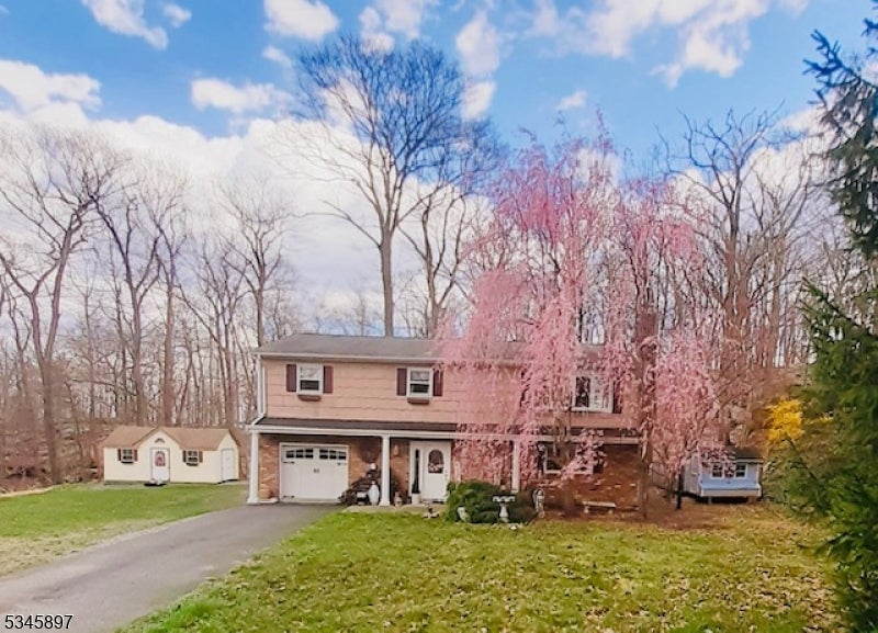 Hopatcong, New Jersey, 07821, United States, 3 Bedrooms Bedrooms, ,3 BathroomsBathrooms,Residential,For Sale,1812761