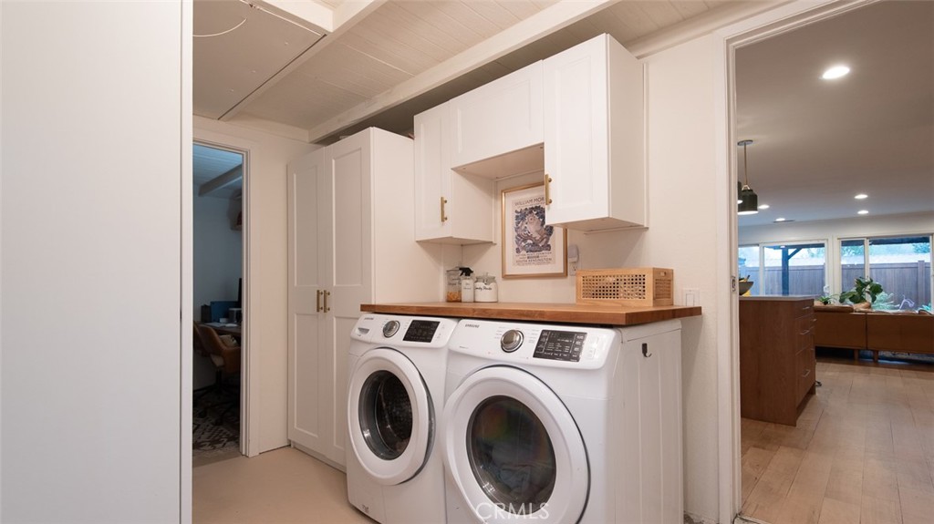 Agoura Hills, California, 91301, United States, 3 Bedrooms Bedrooms, ,1 BathroomBathrooms,Residential,For Sale,1992879