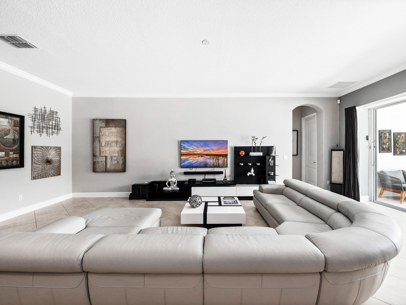 Winter Garden, Florida, 34787, United States, 5 Bedrooms Bedrooms, ,4 BathroomsBathrooms,Residential,For Sale,1980147