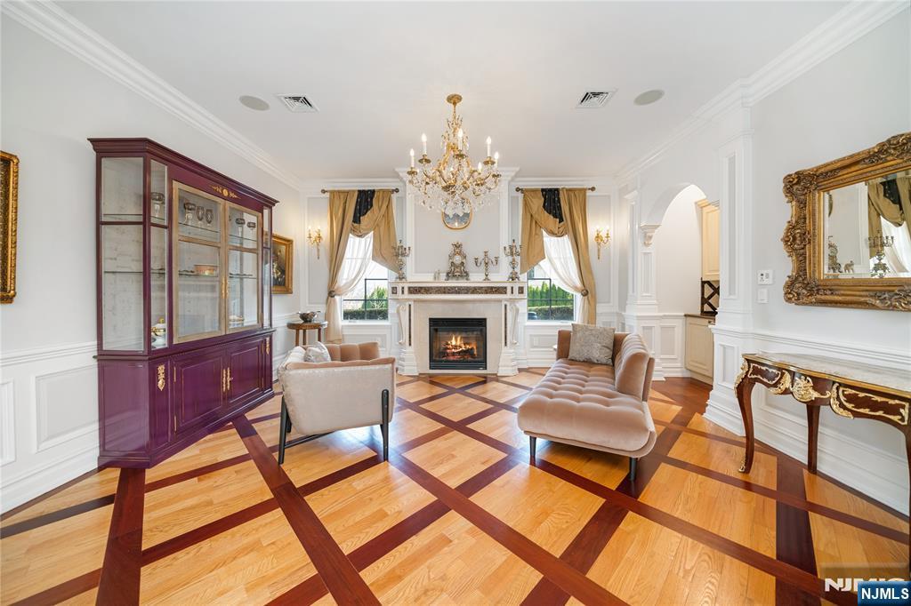 Fort Lee, New Jersey, 07024, United States, 6 Bedrooms Bedrooms, ,7 BathroomsBathrooms,Residential,For Sale,1891733