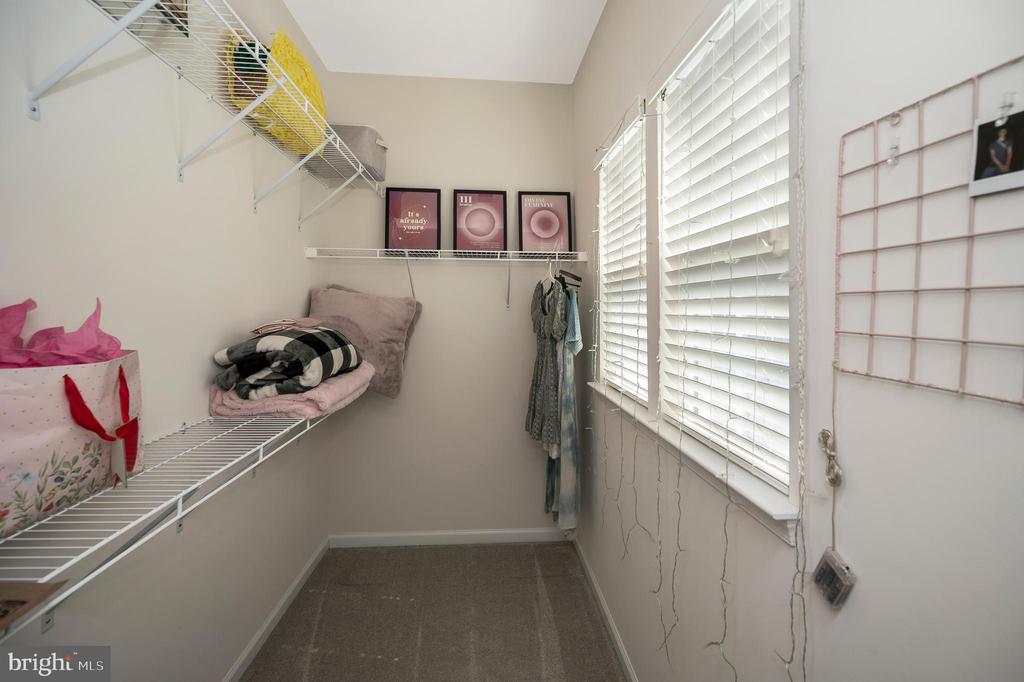 Fredericksburg, Virginia, 22406, United States, 5 Bedrooms Bedrooms, ,6 BathroomsBathrooms,Residential,For Sale,1981857