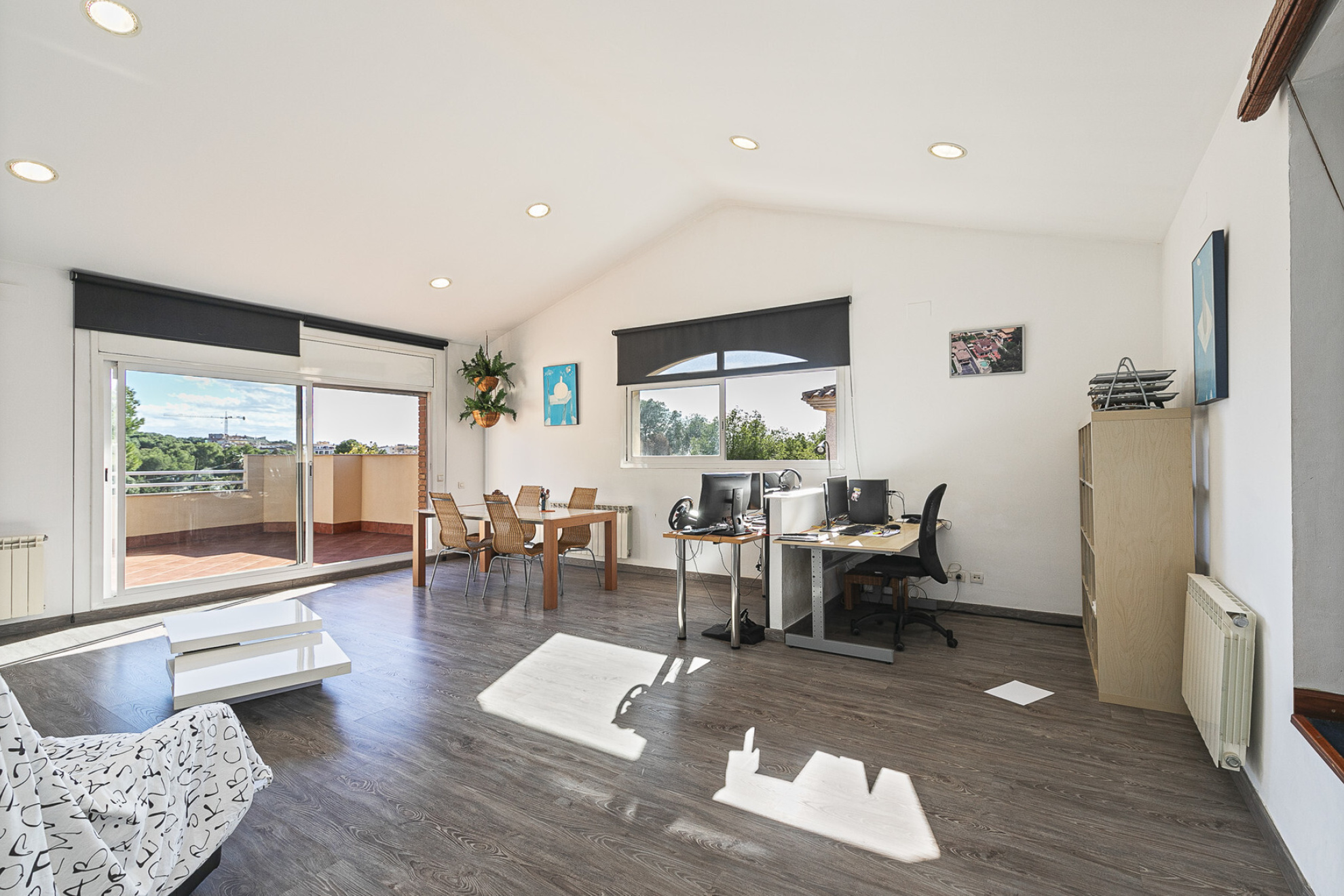  Exclusive one-story property with large garden and swimming pool - 物件實景