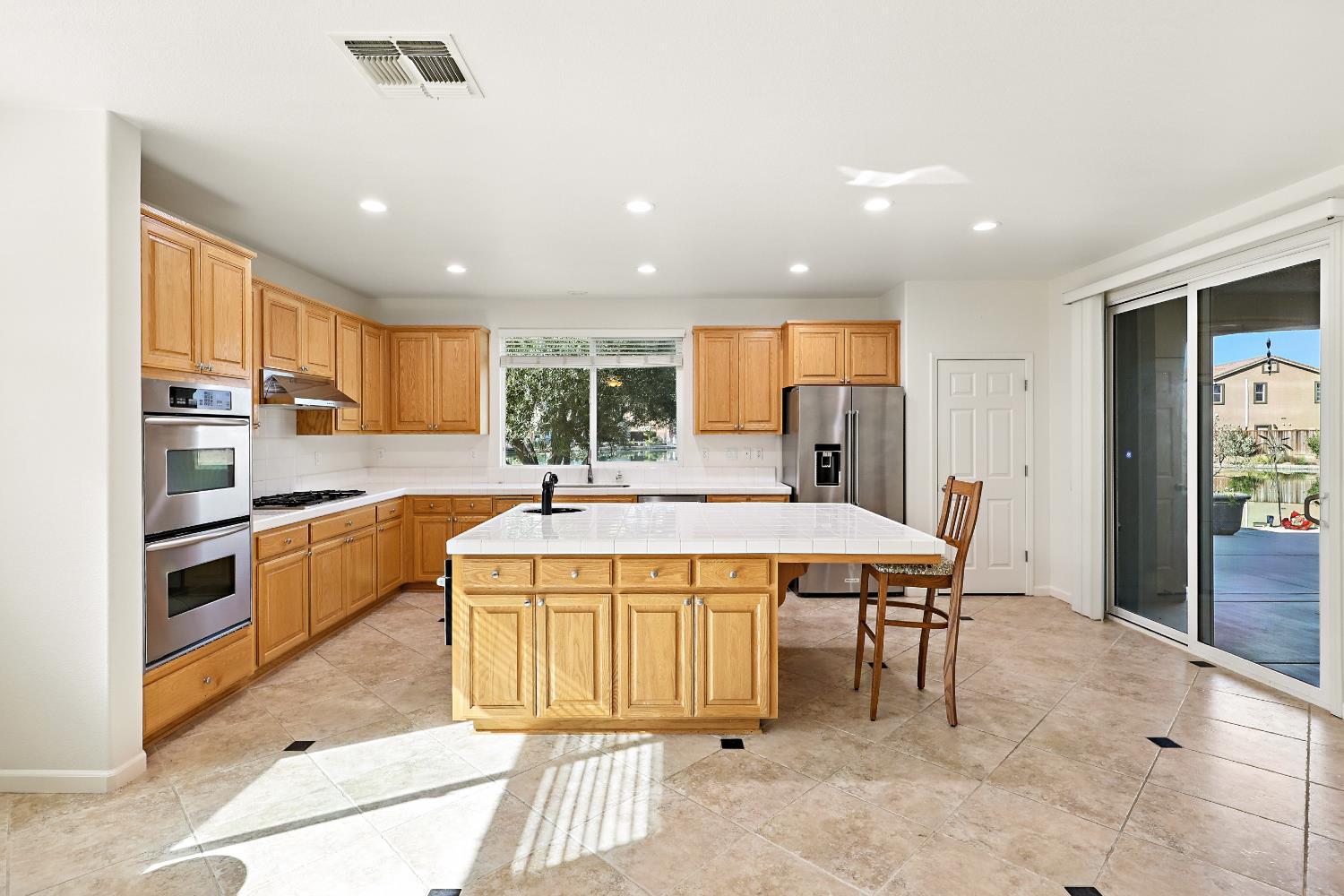 Chowchilla, California, 93610, United States, 5 Bedrooms Bedrooms, ,4 BathroomsBathrooms,Residential,For Sale,2009956