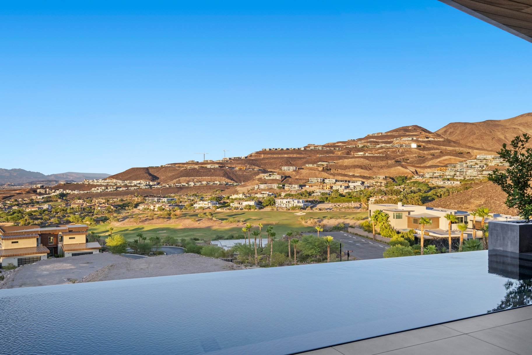  Extraordinary Architectural Masterpiece in Macdonald Highlands - 物件實景
