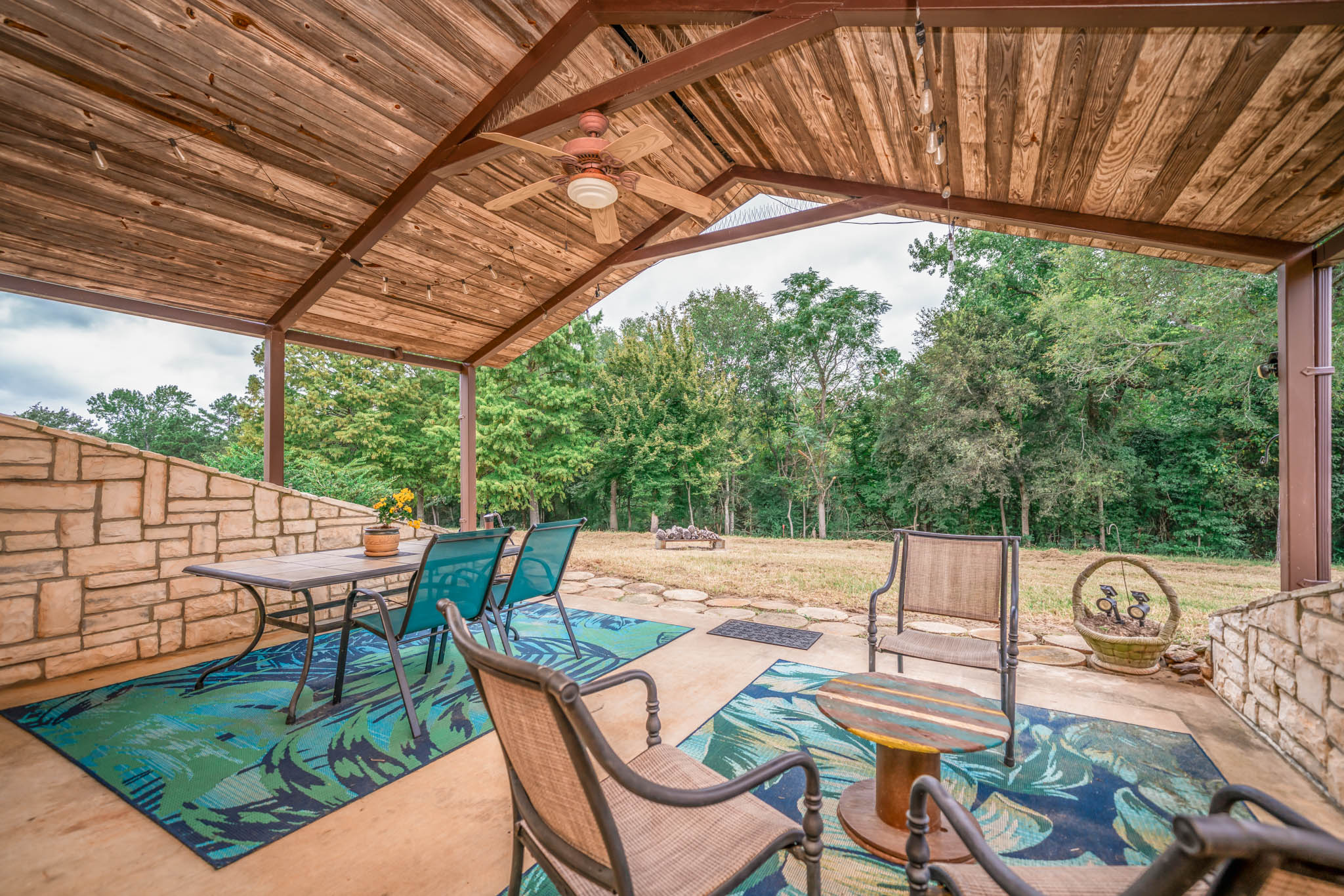 Jacksonville, Texas, 75766, United States, 4 Bedrooms Bedrooms, ,2 BathroomsBathrooms,Residential,For Sale,1974888