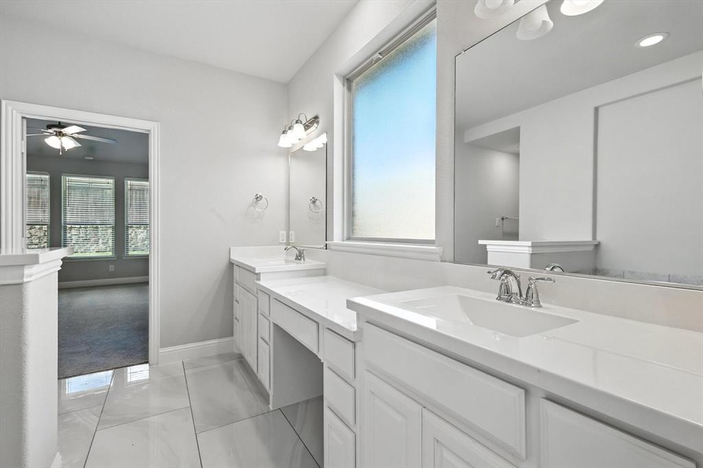 Little Elm, Texas, 75068, United States, 4 Bedrooms Bedrooms, ,5 BathroomsBathrooms,Residential,For Sale,2030364