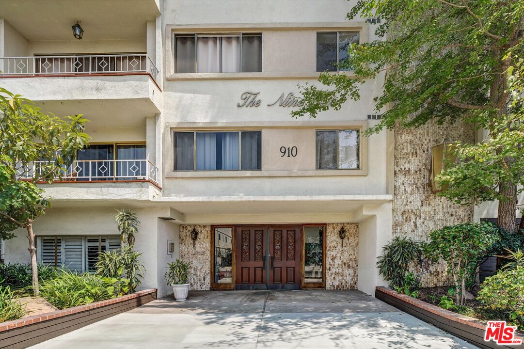 Los Angeles, California, 90035, United States, 1 Bedroom Bedrooms, ,2 BathroomsBathrooms,Residential,For Sale,1918607
