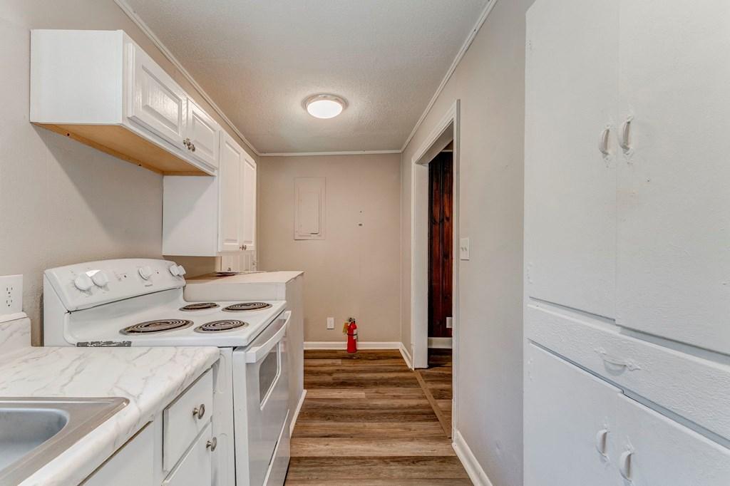 DALTON, Georgia, 30721, United States, 16 Bedrooms Bedrooms, ,12 BathroomsBathrooms,Residential,For Sale,1949791