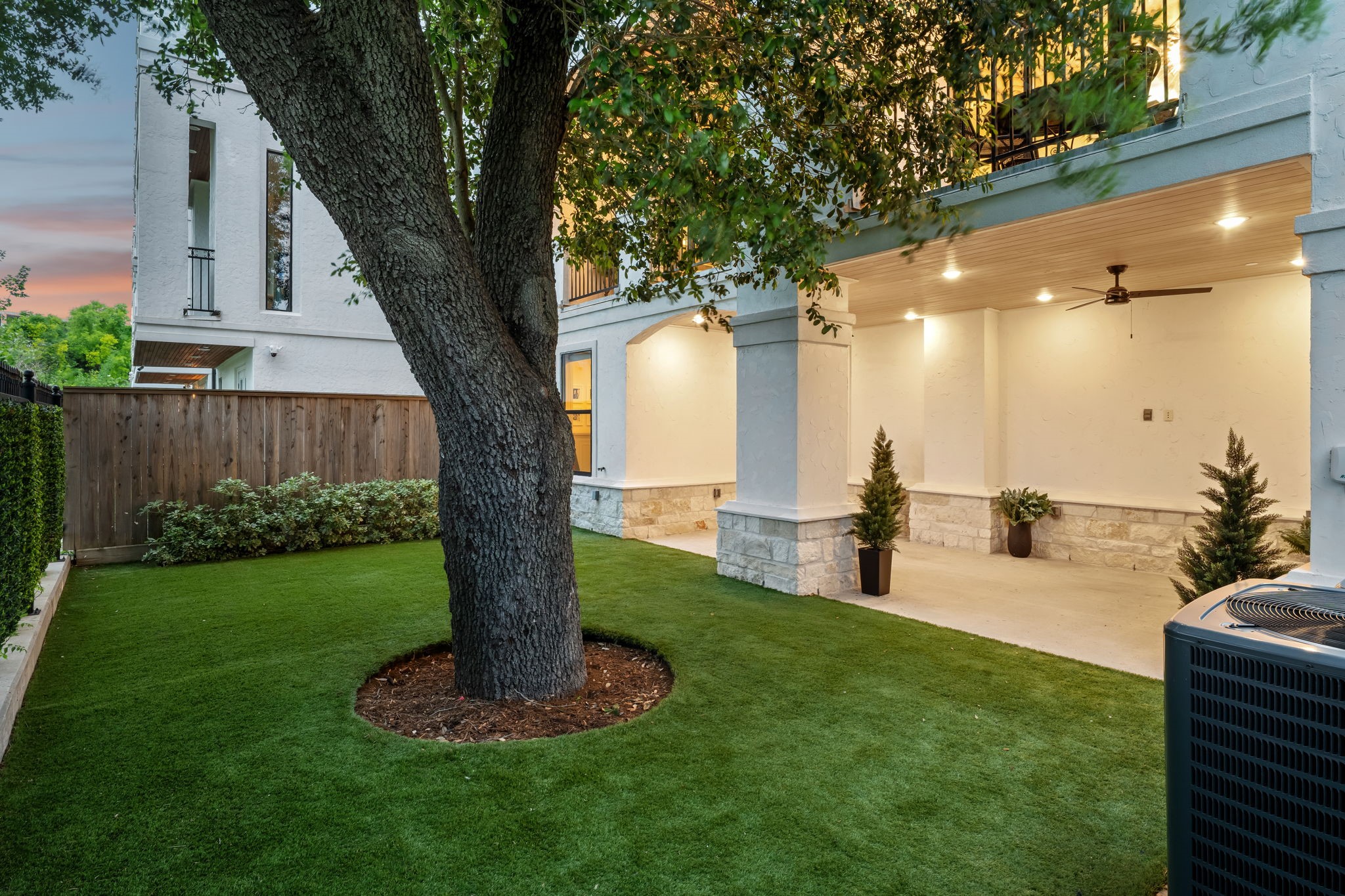  611 N Live Oak Street - 物件實景