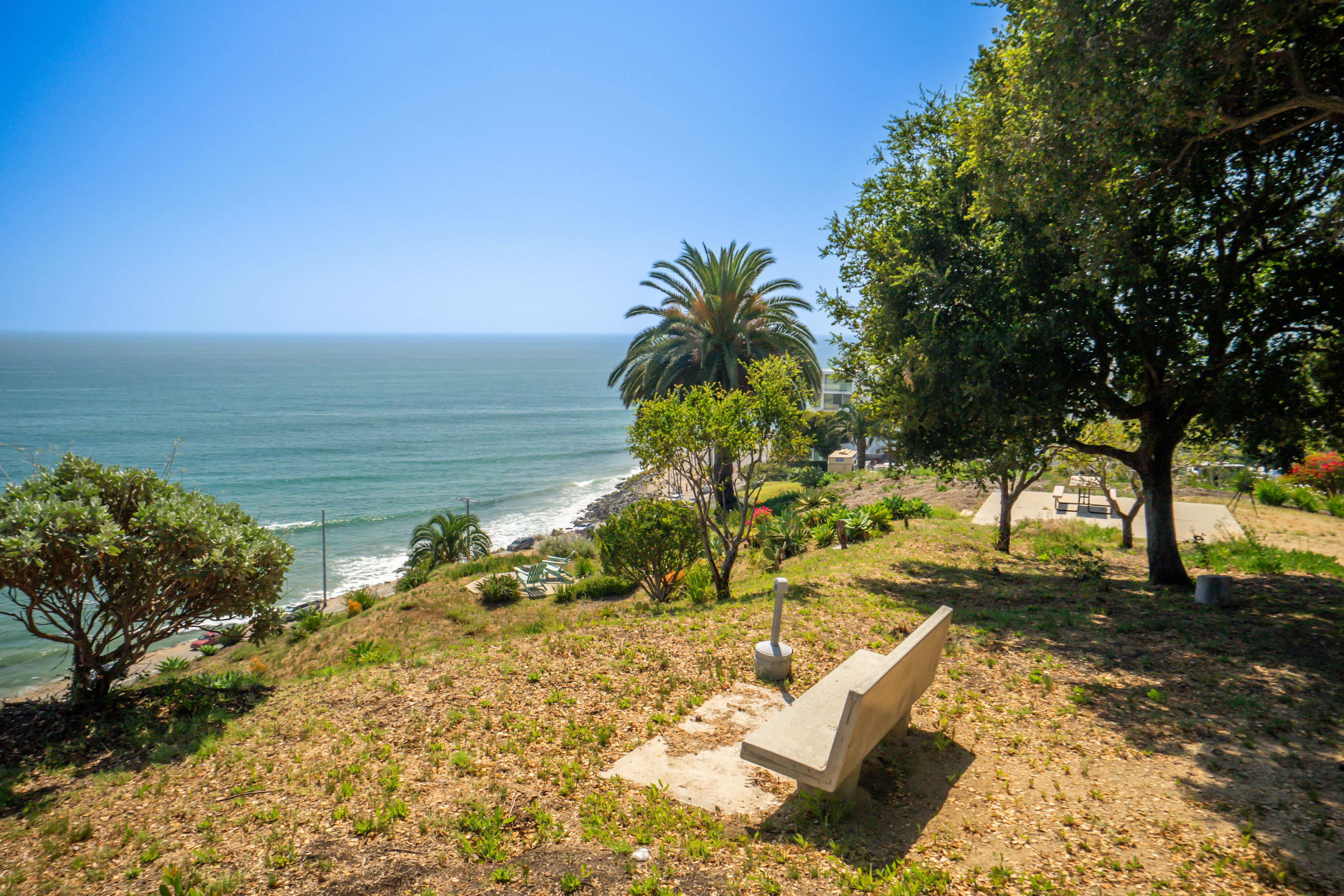  17352 W Sunset Blvd - 物件實景