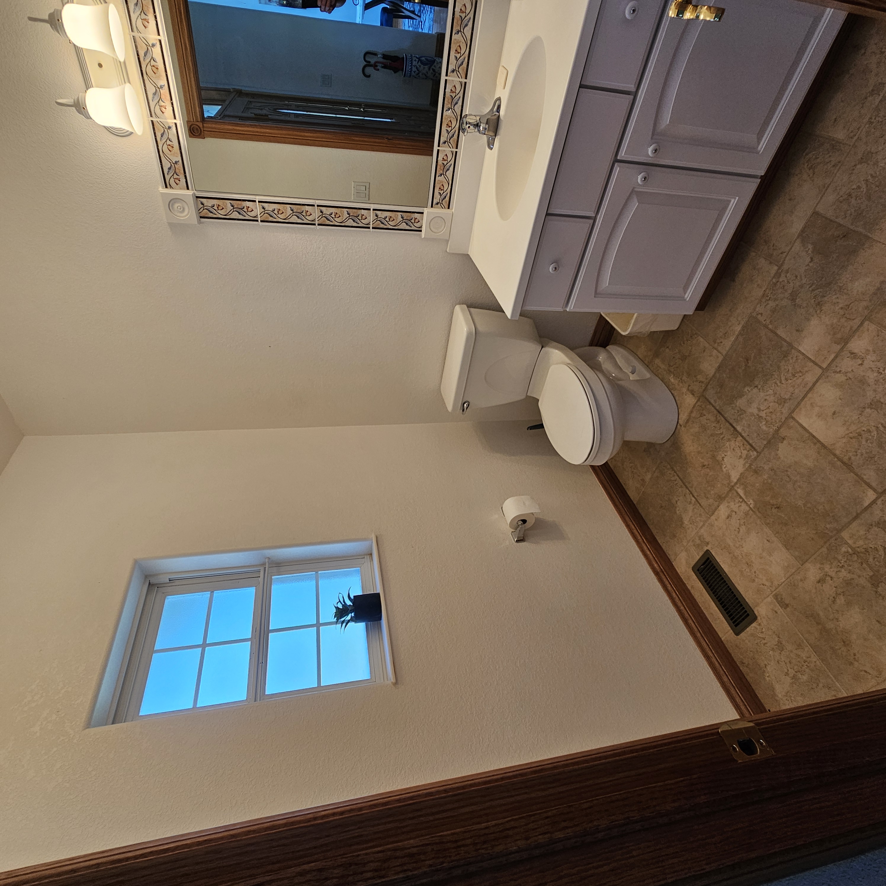 Fort Morgan, Colorado, 80701, United States, 5 Bedrooms Bedrooms, ,3 BathroomsBathrooms,Residential,For Sale,1983878