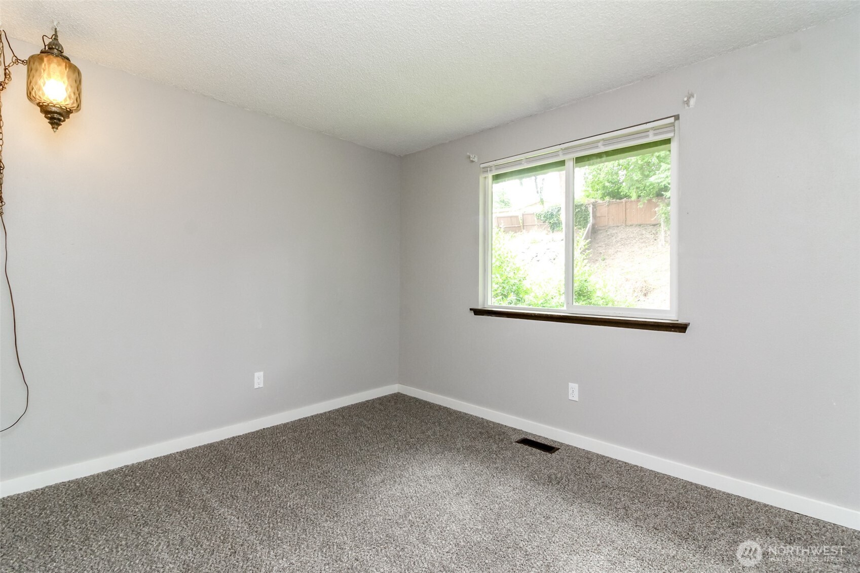 Tacoma, Washington, 98444, United States, 4 Bedrooms Bedrooms, ,2 BathroomsBathrooms,Residential,For Sale,1977336