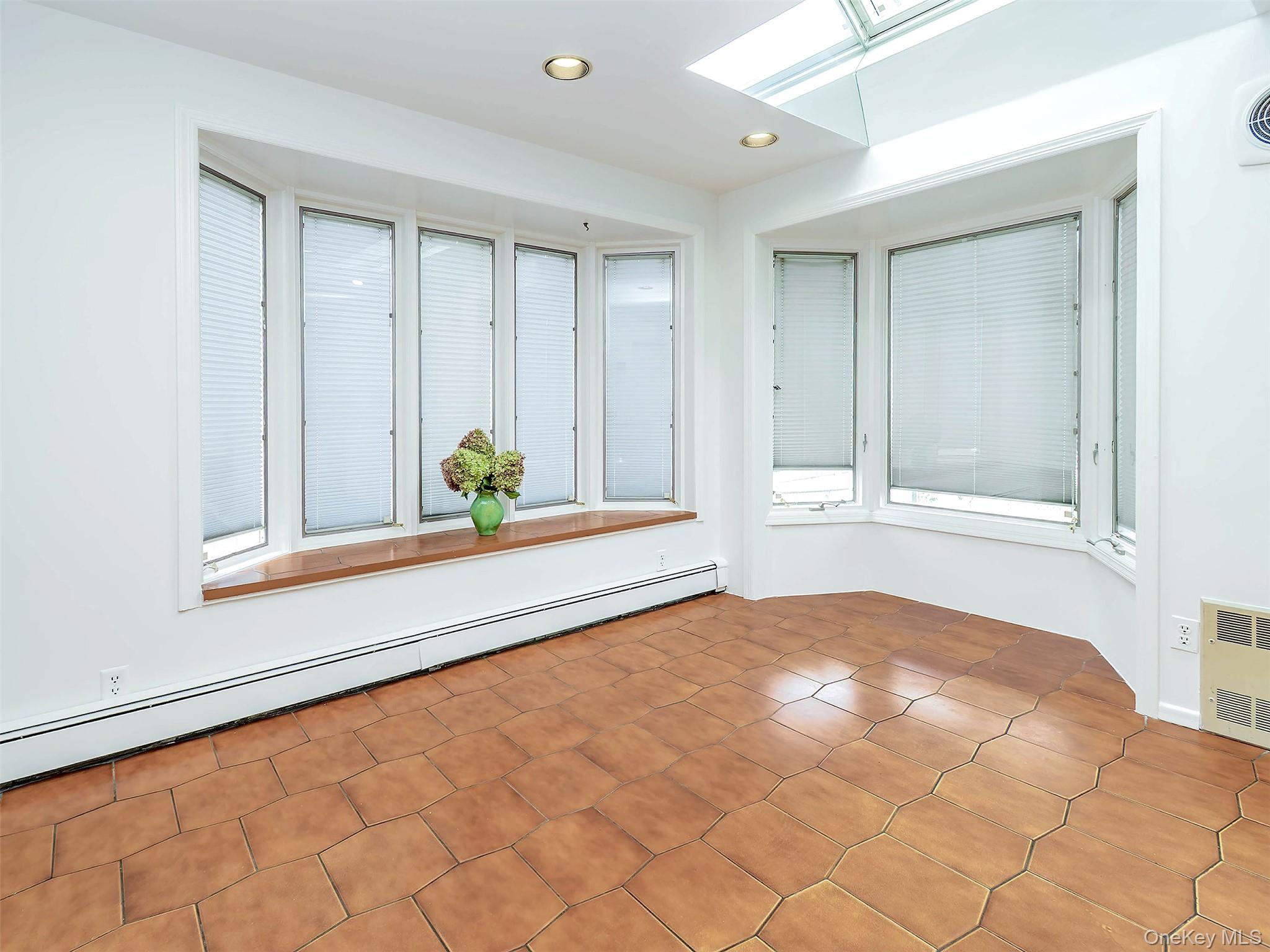  24 Downing Avenue, Sea Cliff, NY, 11579 - 物件實景