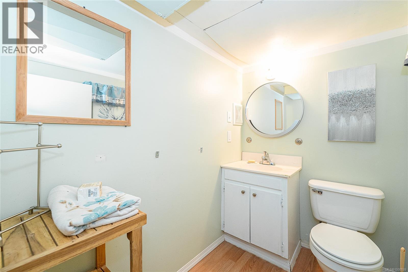 SAANICH, British Columbia, V8Z 3T7, CA, 2 Bedrooms Bedrooms, ,2 BathroomsBathrooms,Residential,For Sale,1948861