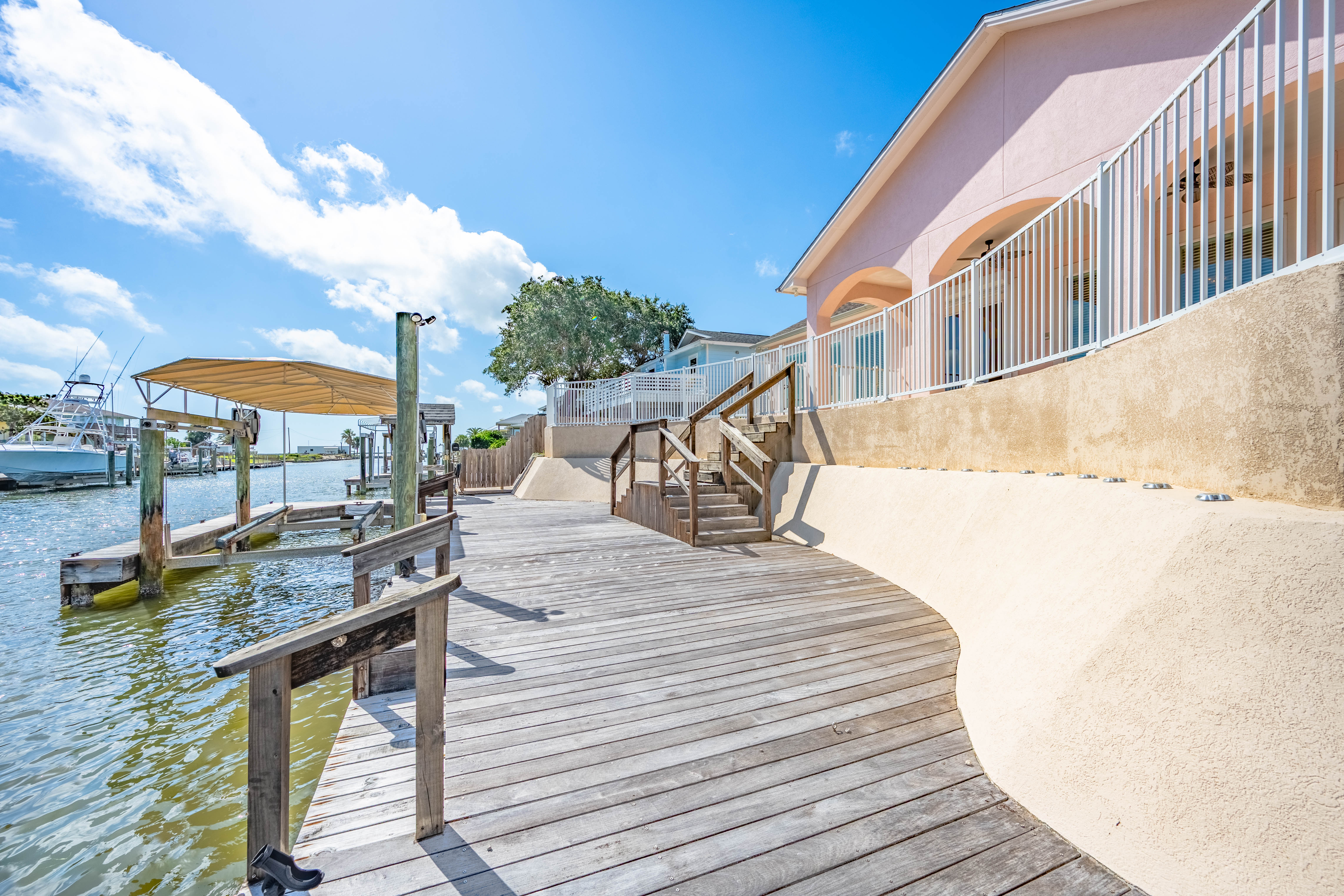  Waterfront Retreat with Heated Pool and Boat Lift - 物件實景