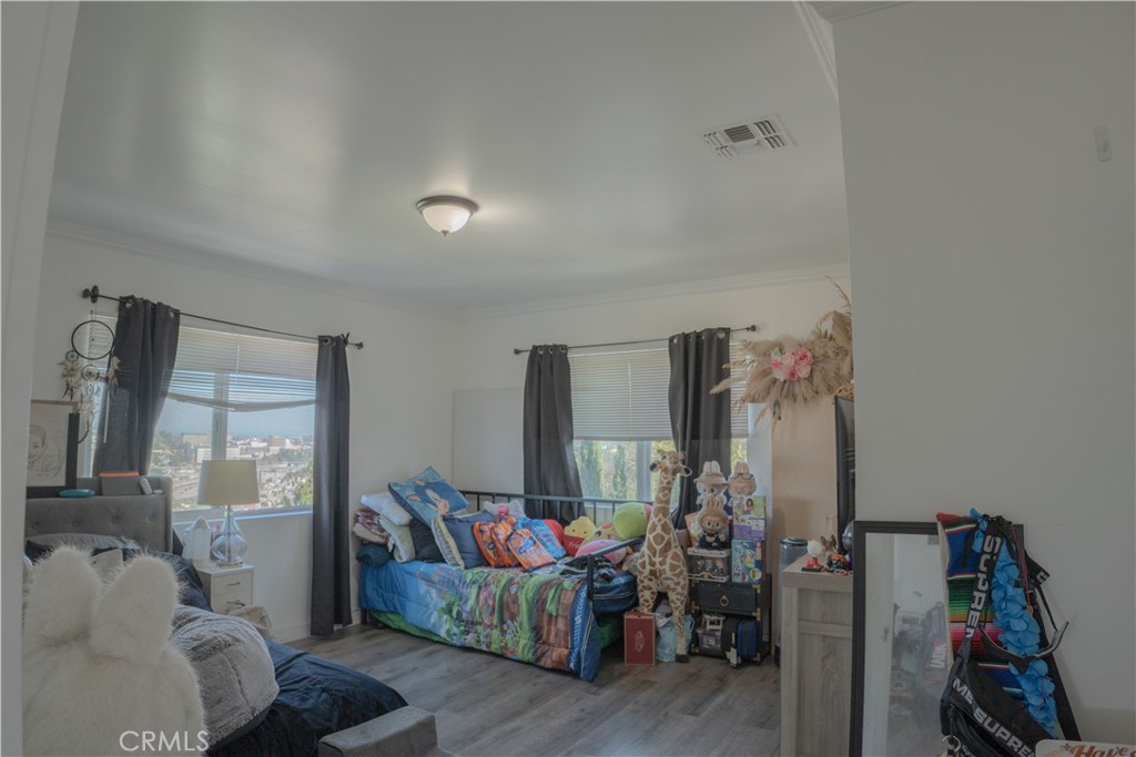 Los Angeles, California, 90063, United States, 5 Bedrooms Bedrooms, ,Residential,For Sale,2014763