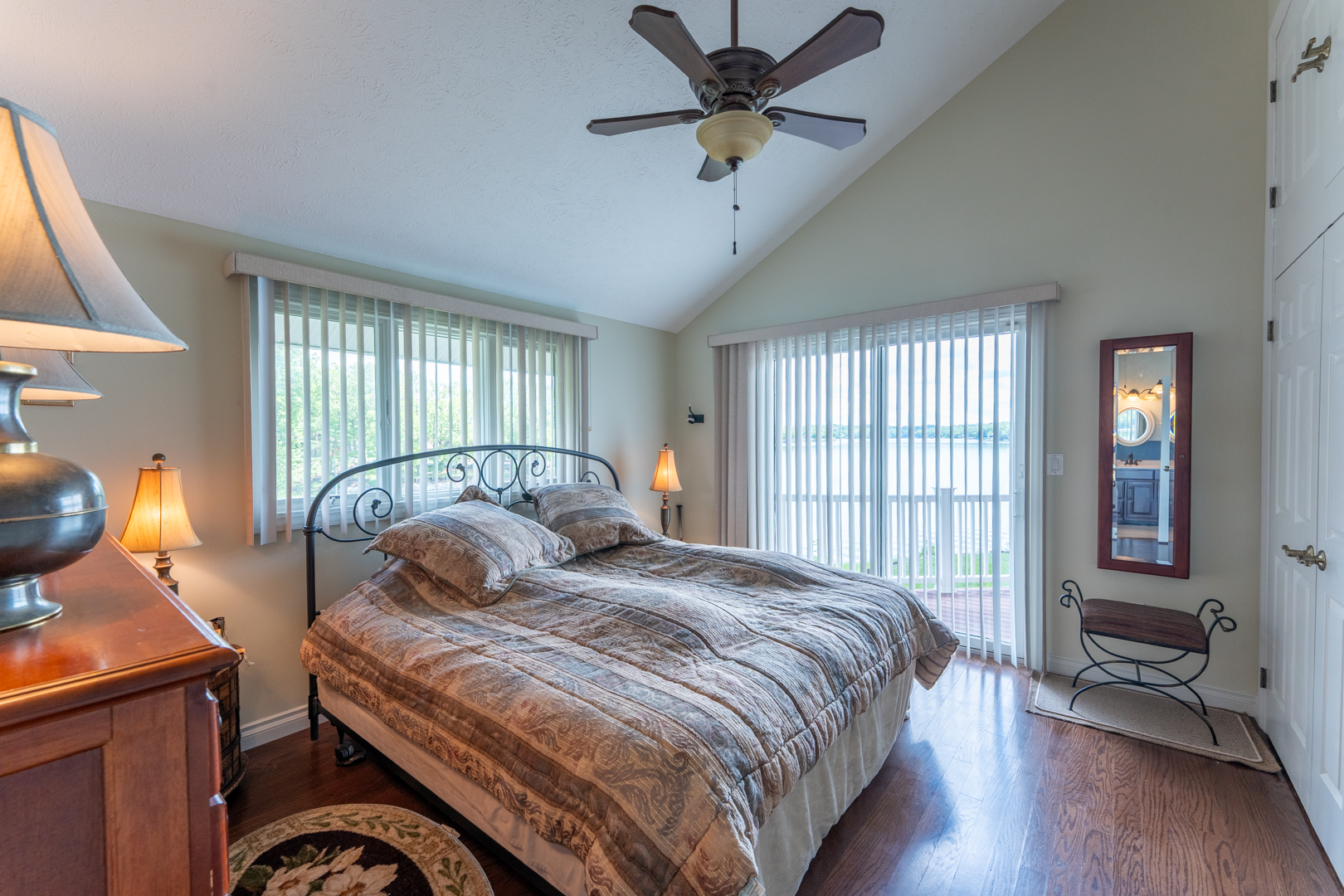Marion, Illinois, 62959, United States, 3 Bedrooms Bedrooms, ,3 BathroomsBathrooms,Residential,For Sale,1936855