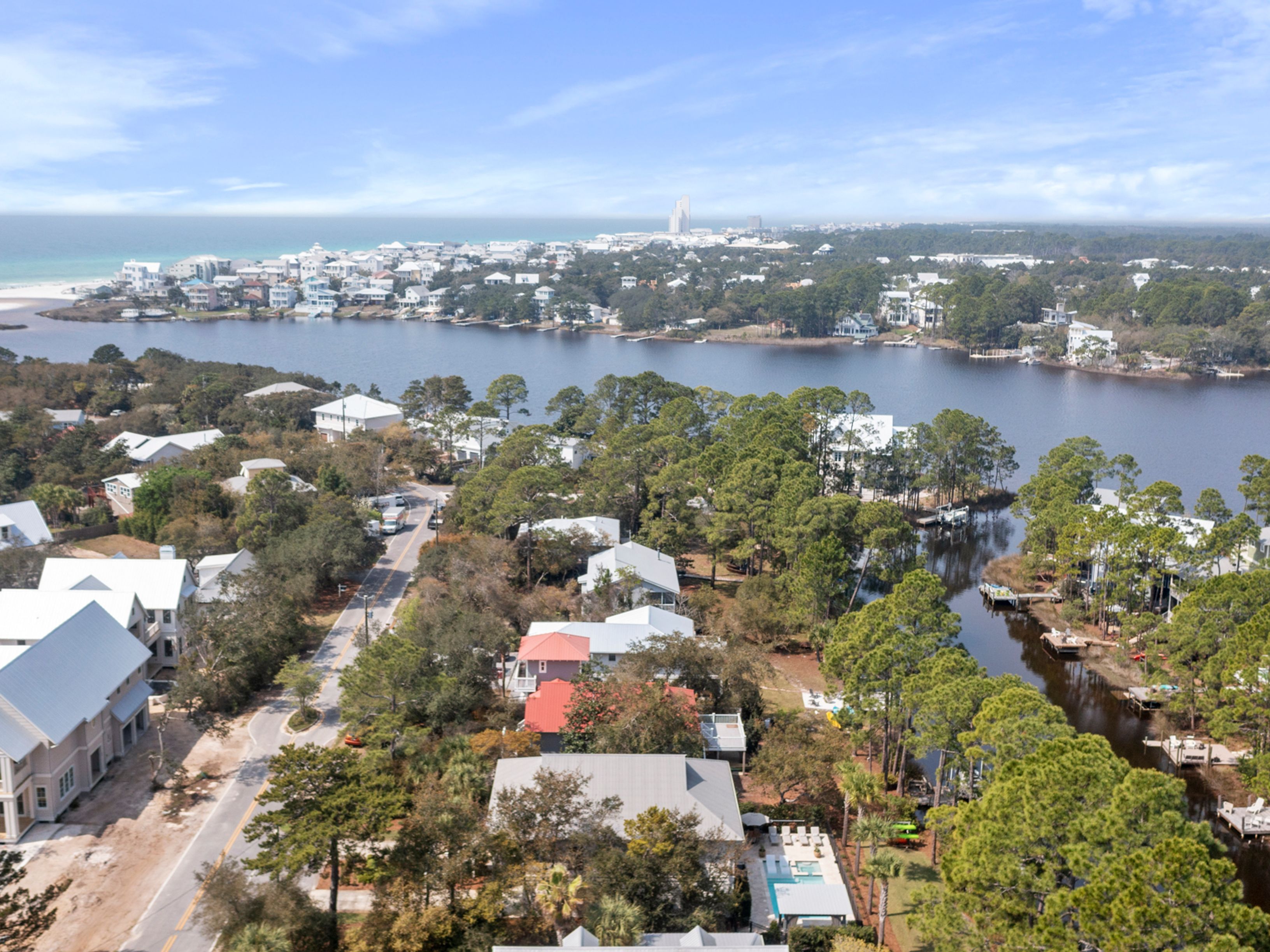  Lakefront Beach Retreat With Pool, Dock And Elevator - 物件實景