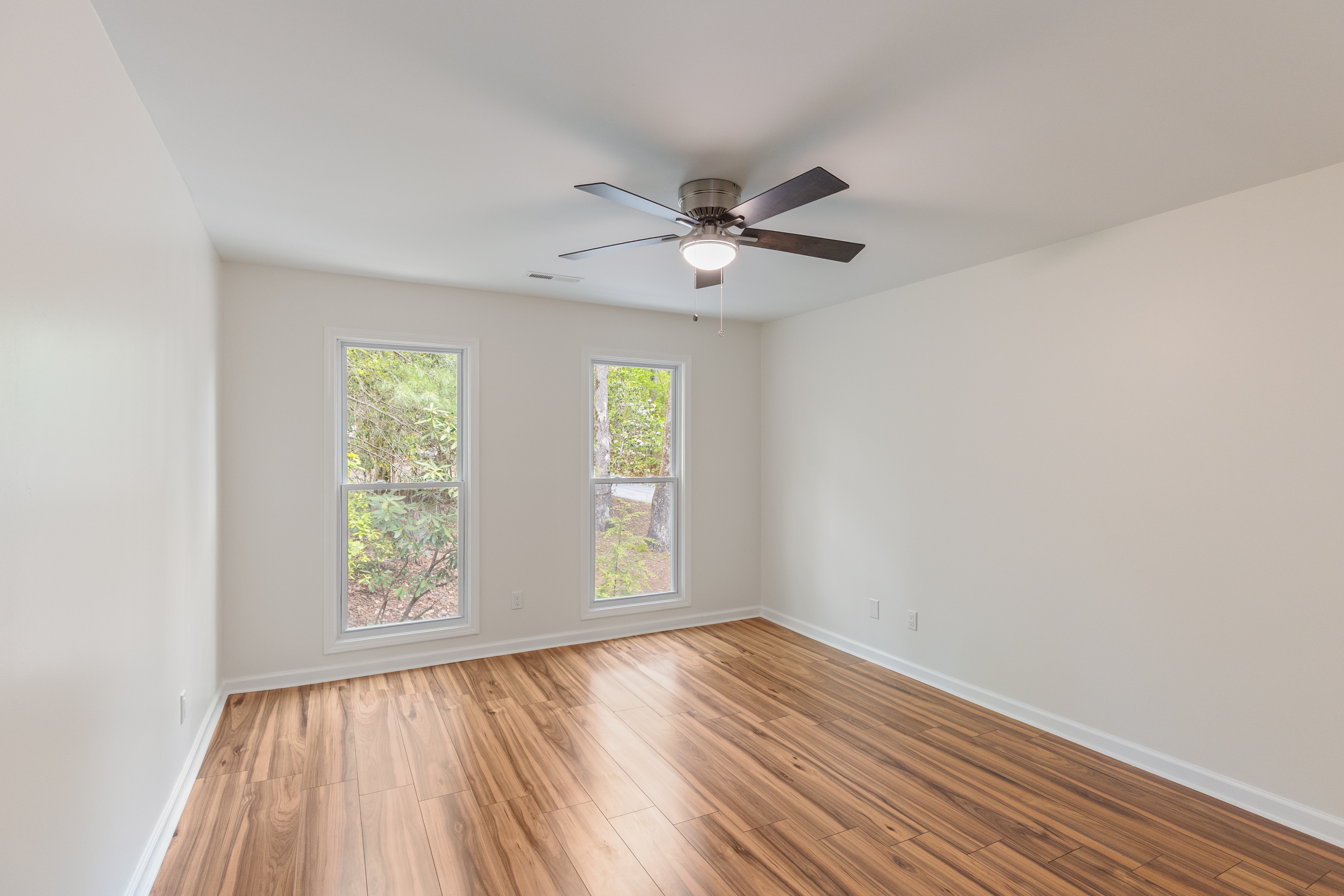  2129 Black Oak Drive - 物件實景
