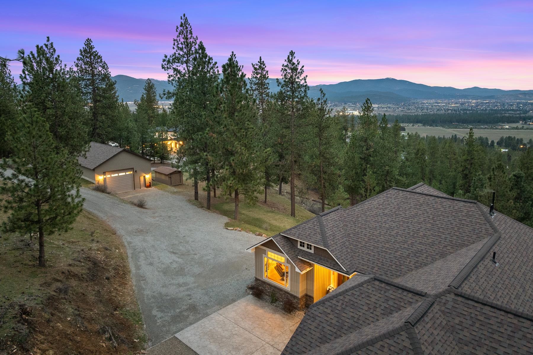 Newman Lake, Washington, 99025, United States, 3 Bedrooms Bedrooms, ,4 BathroomsBathrooms,Residential,For Sale,2028659
