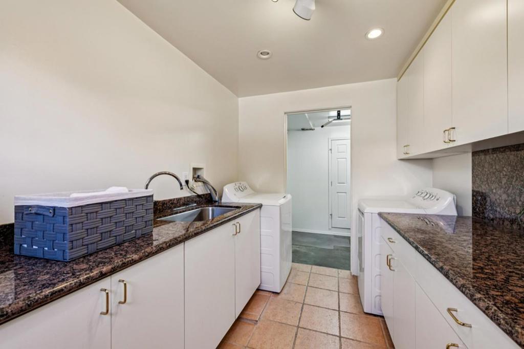 Daly City, California, 94014, United States, 3 Bedrooms Bedrooms, ,2 BathroomsBathrooms,Residential,For Sale,2028412