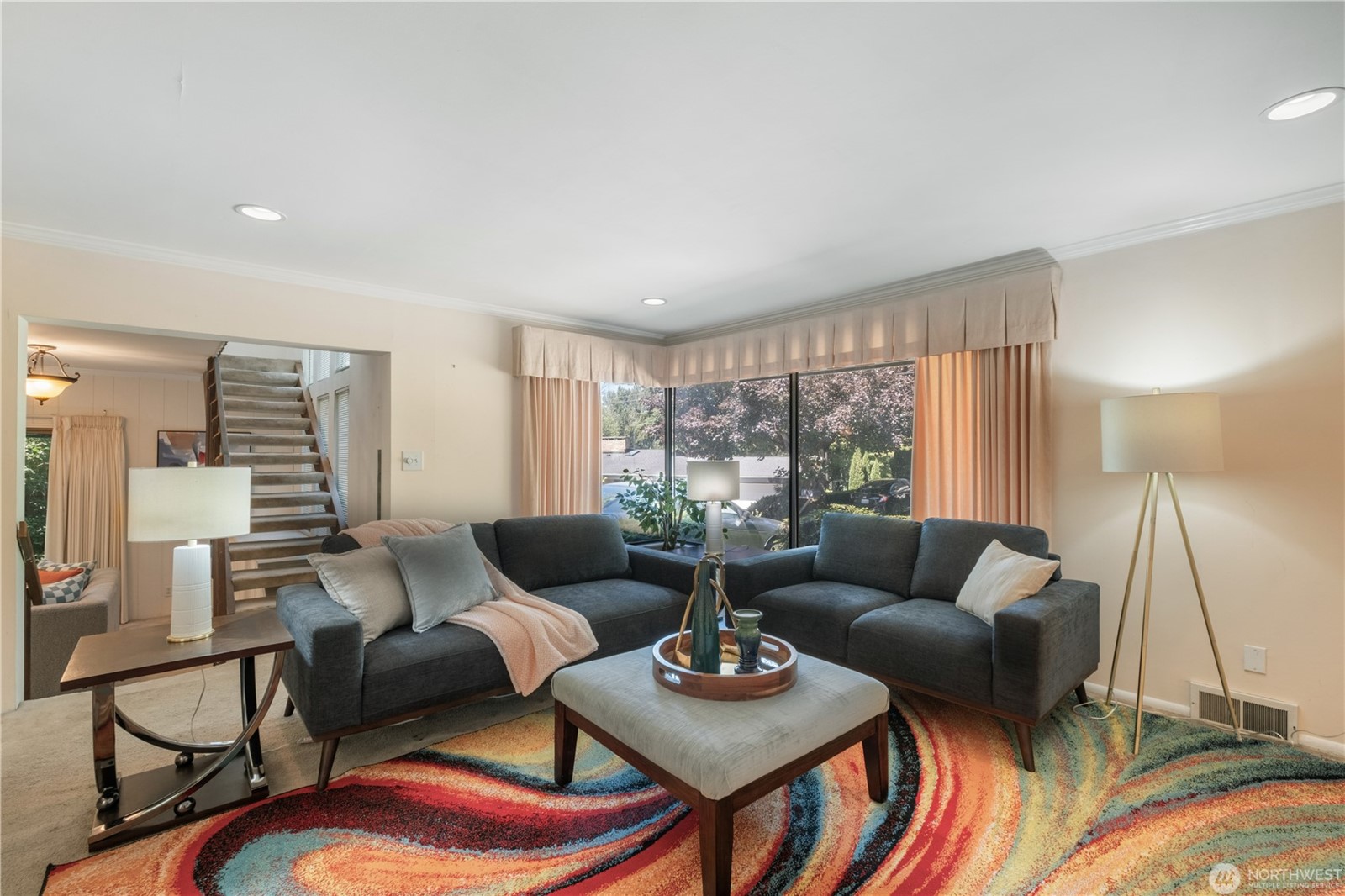 Kirkland, Washington, 98033, United States, 3 Bedrooms Bedrooms, ,2 BathroomsBathrooms,Residential,For Sale,1904417