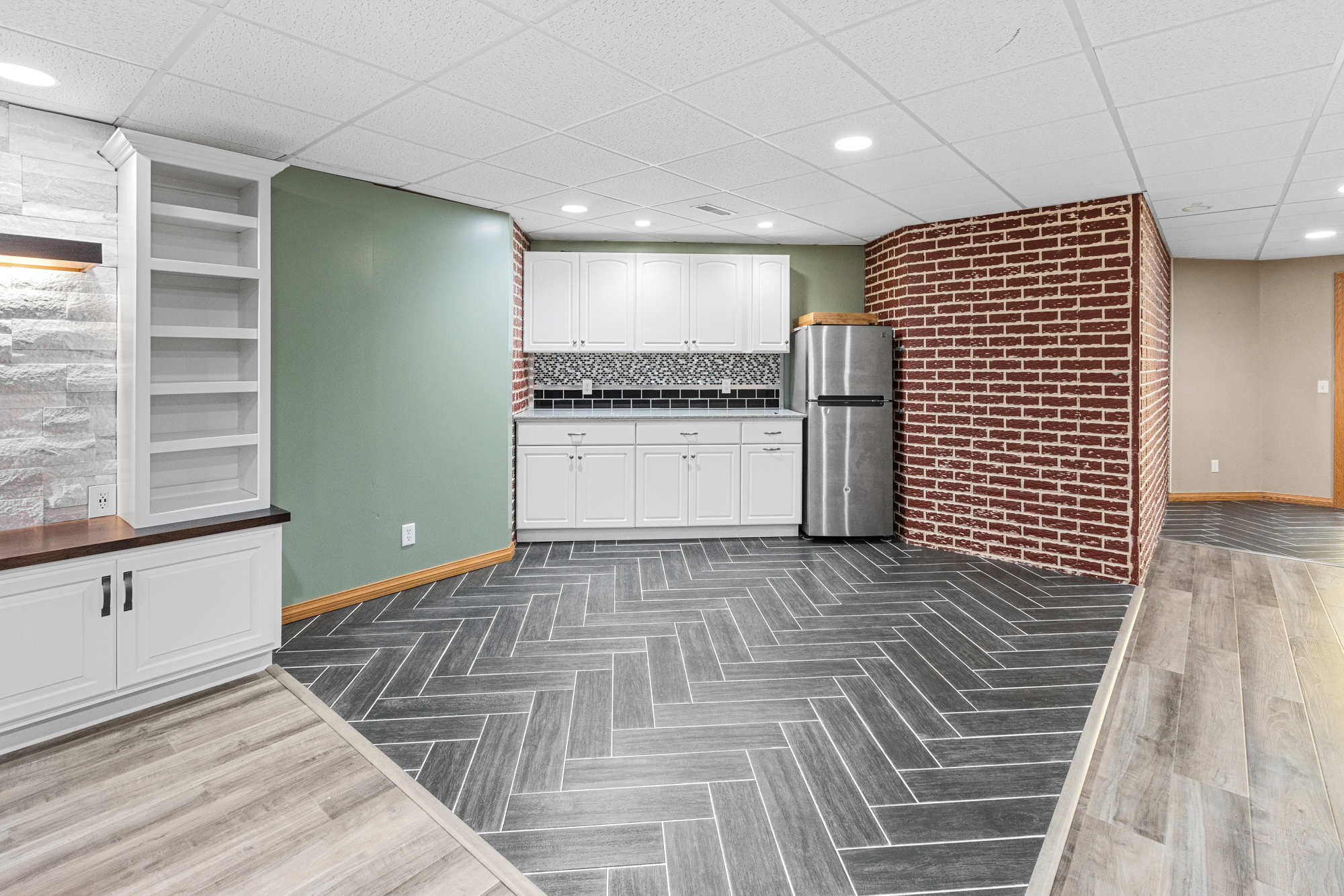 Effingham, Illinois, 62401, United States, 3 Bedrooms Bedrooms, ,3 BathroomsBathrooms,Residential,For Sale,1976361