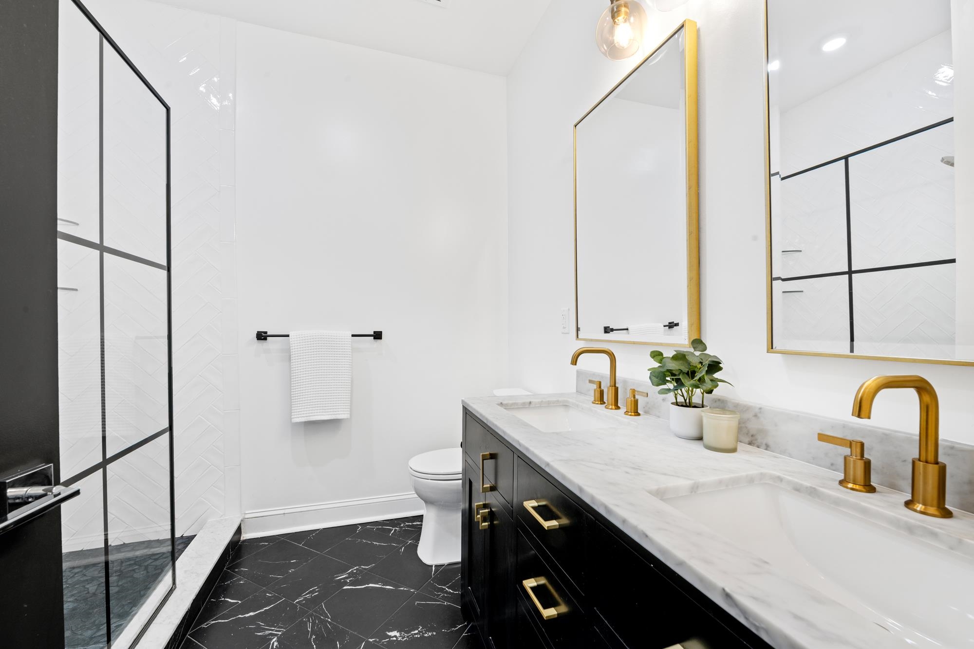 Jersey City, New Jersey, 07307, United States, 3 Bedrooms Bedrooms, ,3 BathroomsBathrooms,Residential,For Sale,1965094