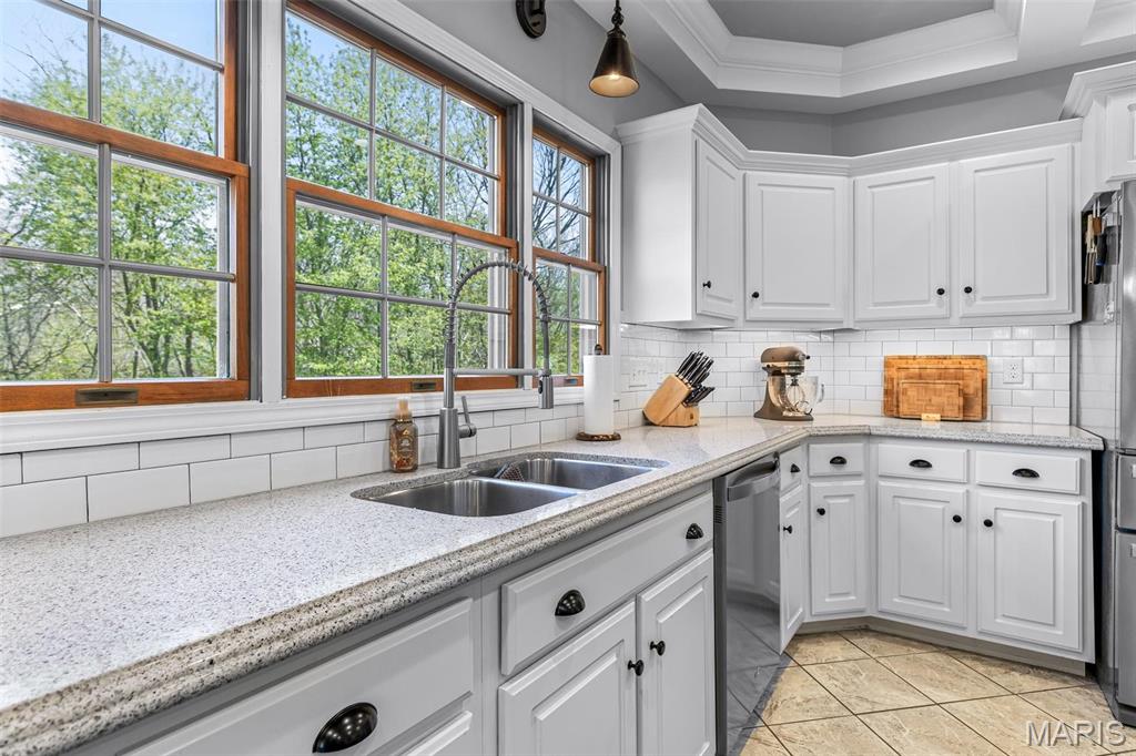 Jackson, Missouri, 63755, United States, 6 Bedrooms Bedrooms, ,4 BathroomsBathrooms,Residential,For Sale,1941660