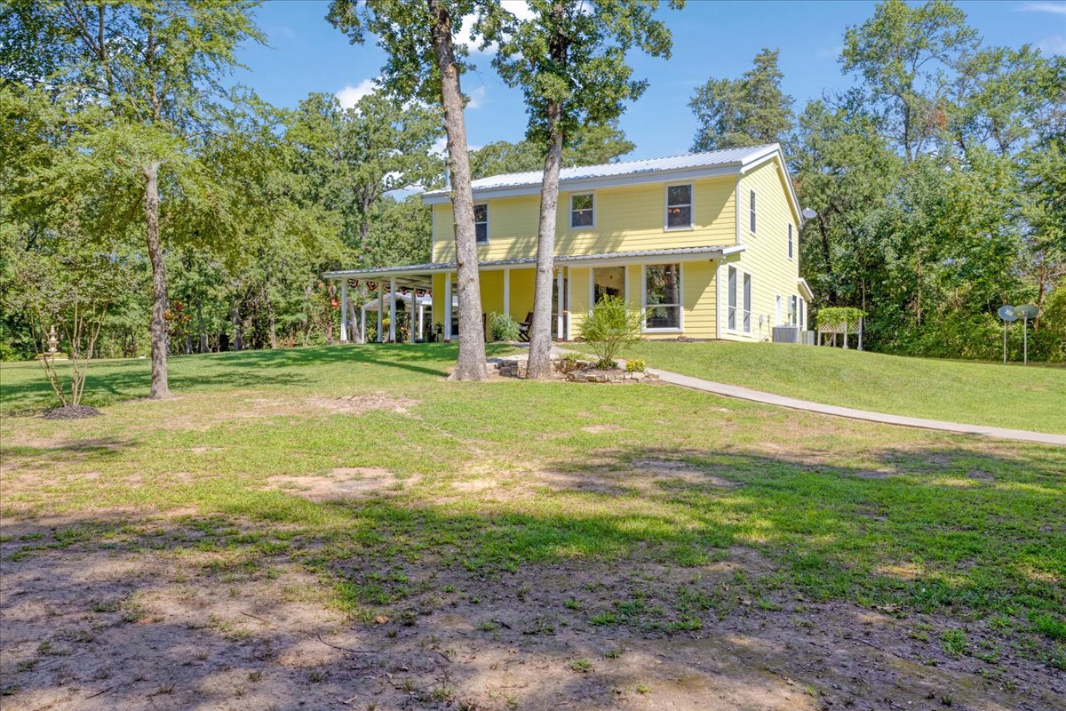 Bonham, Texas, 75418, United States, 6 Bedrooms Bedrooms, ,3 BathroomsBathrooms,Residential,For Sale,1983606