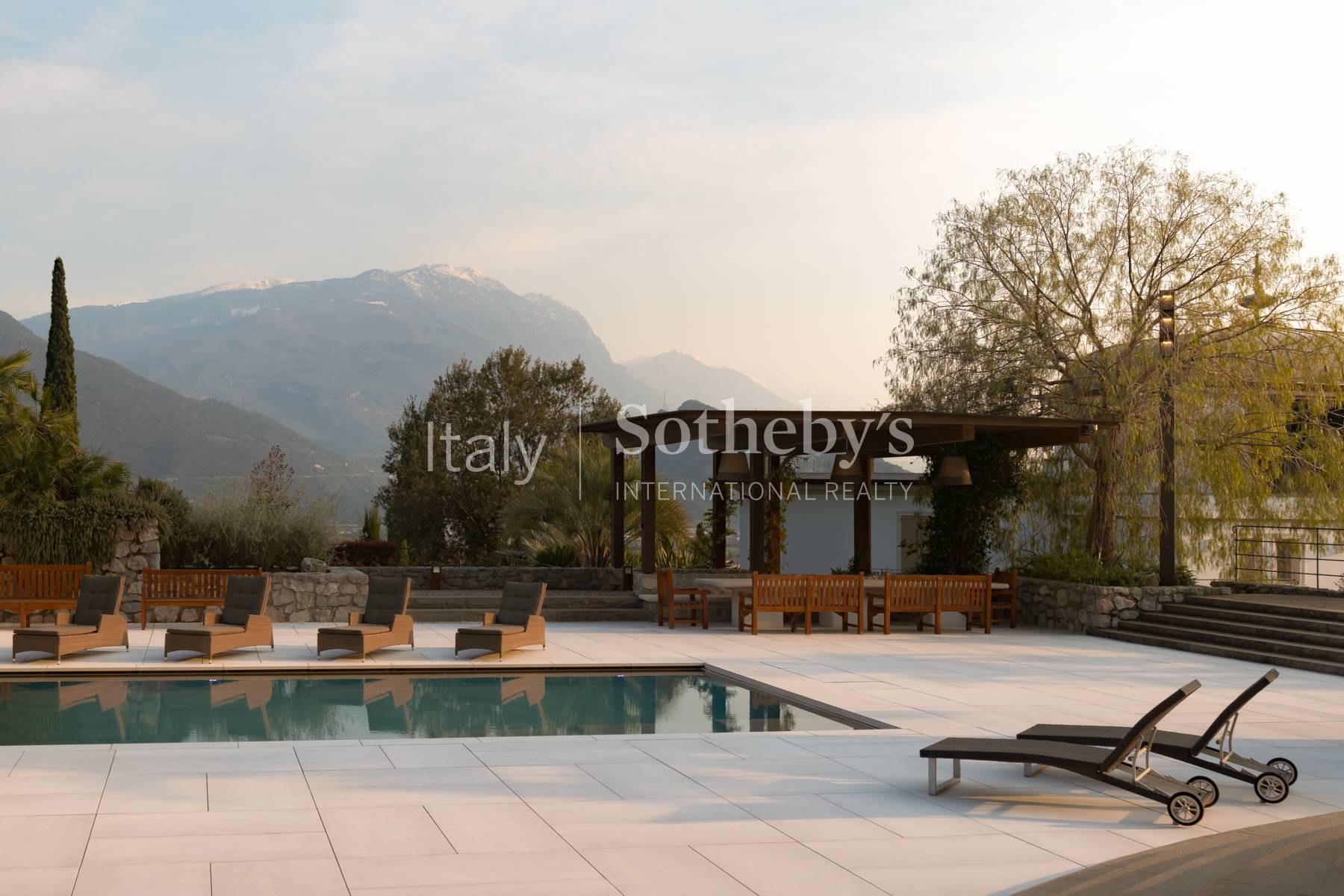  Villa Miravalle: A Historic Residence Between Lake and Mountains - 物件實景