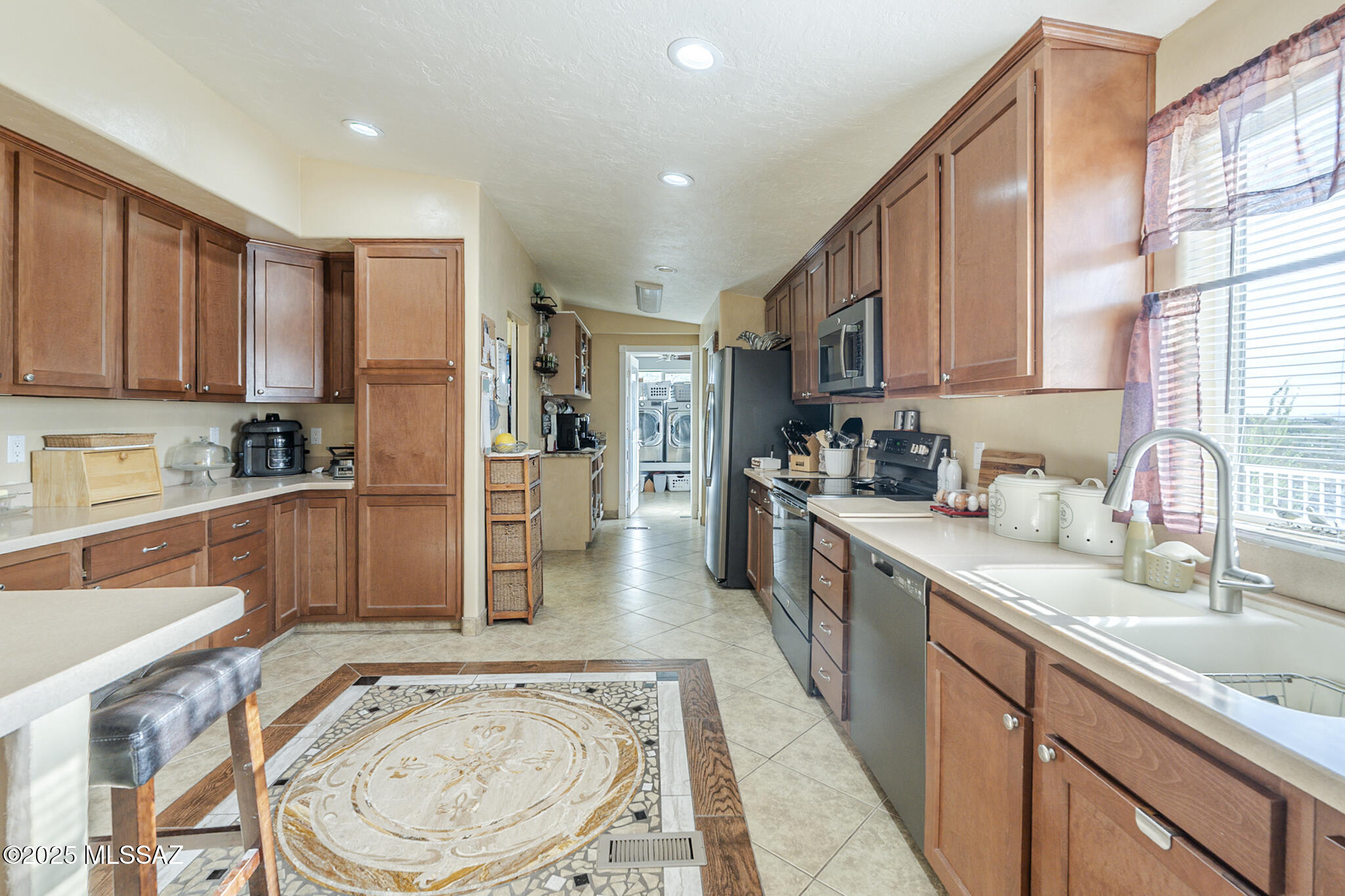 Sahuarita, Arizona, 85629, United States, 6 Bedrooms Bedrooms, ,3 BathroomsBathrooms,Residential,For Sale,1919745