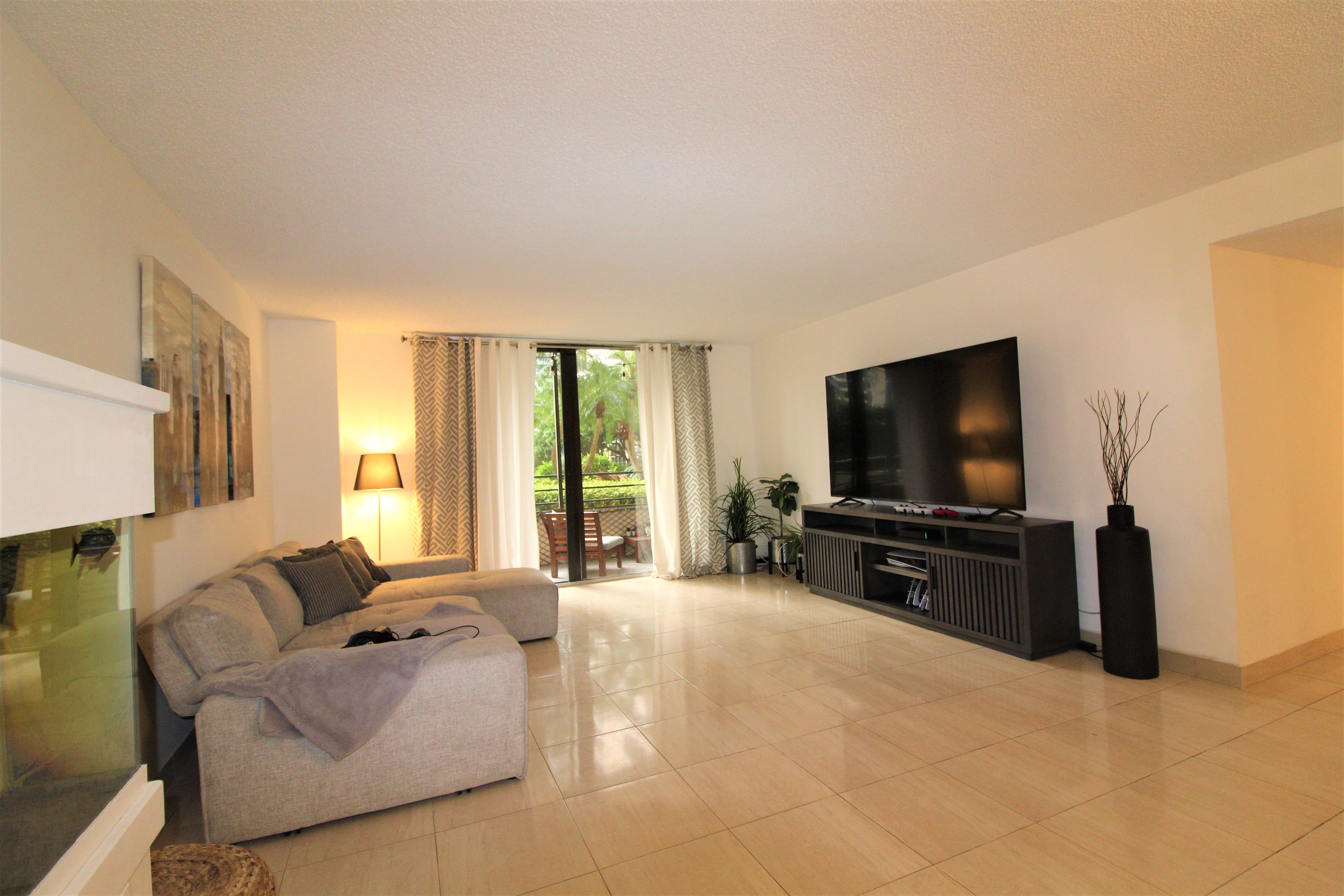  2500 Parkview Dr, Hallandale Beach, FL, 33009 - 物件實景