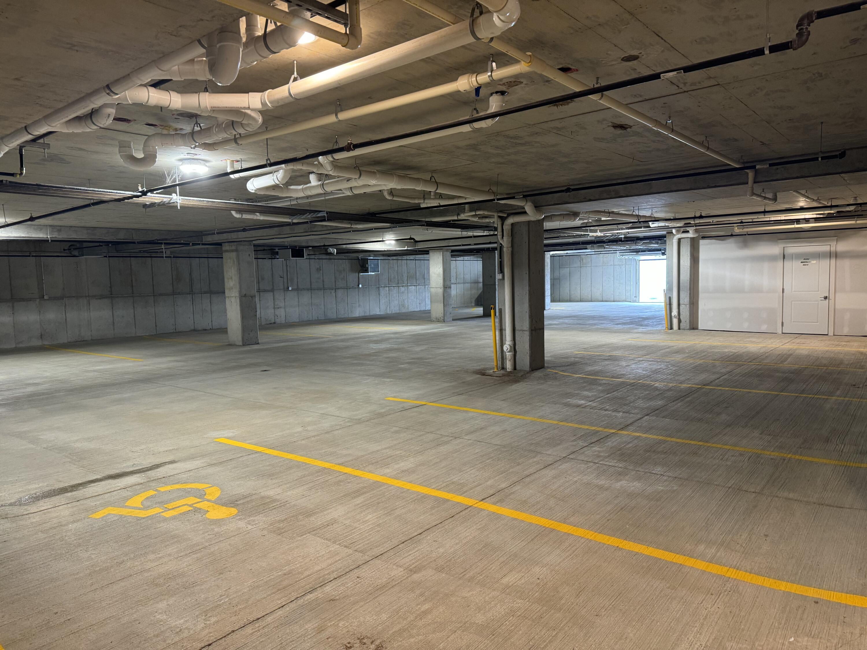 747 Manhattan Boulevard Unit 204, Dayton, Kentucky, 41074, United States, 2 Bedrooms Bedrooms, ,3 BathroomsBathrooms,Residential,For Sale,747 Manhattan Boulevard Unit 204,1375155