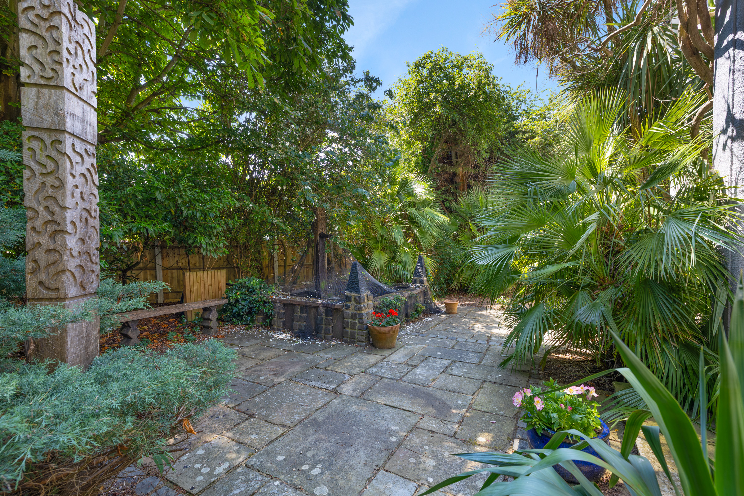  A Detached Victorian House on a Generous Plot in Teddington - 物件實景