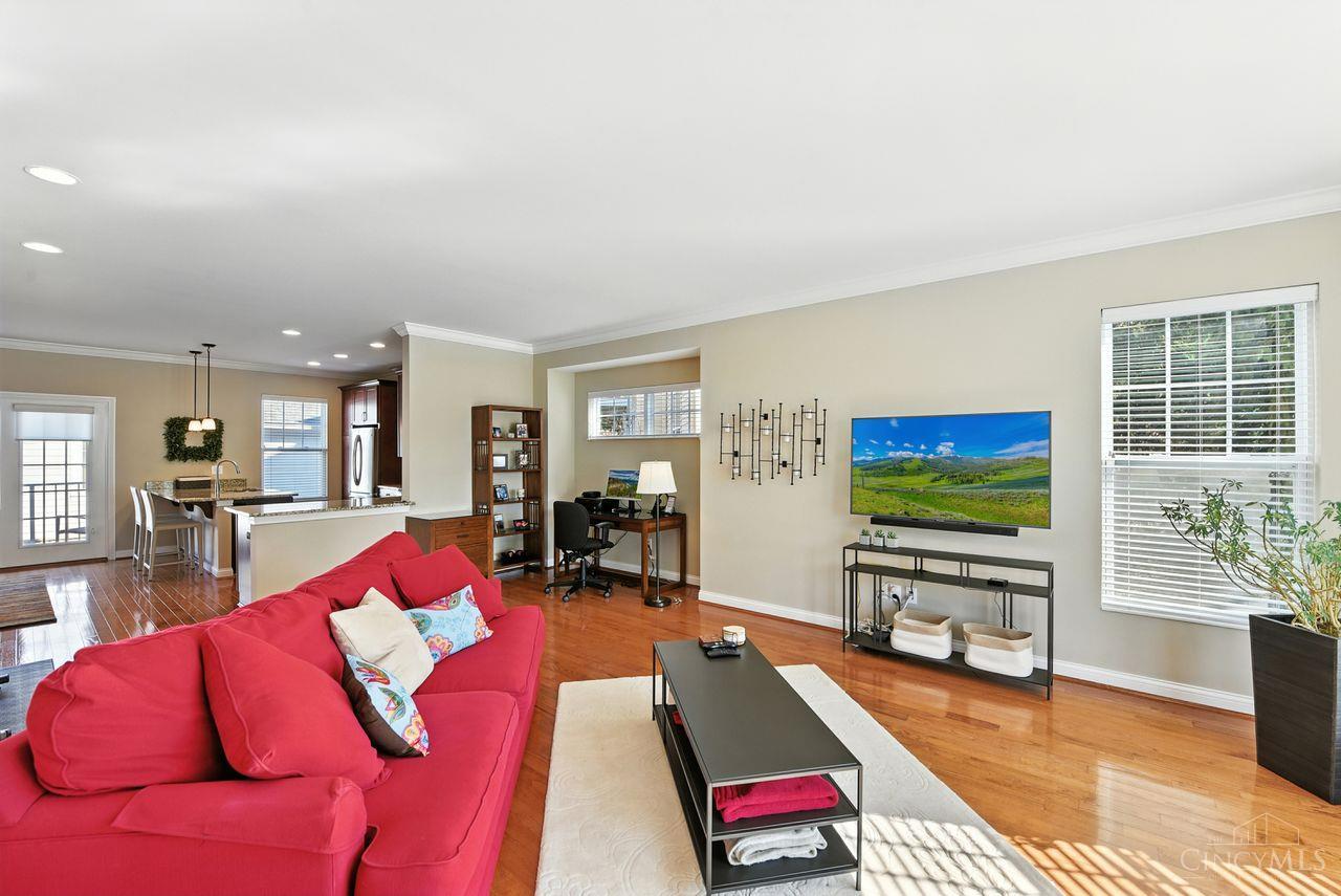 Cincinnati, Ohio, 45209, United States, 2 Bedrooms Bedrooms, ,4 BathroomsBathrooms,Residential,For Sale,1940241