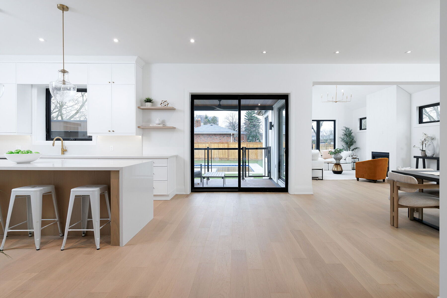  Custom Built Home - 物件實景