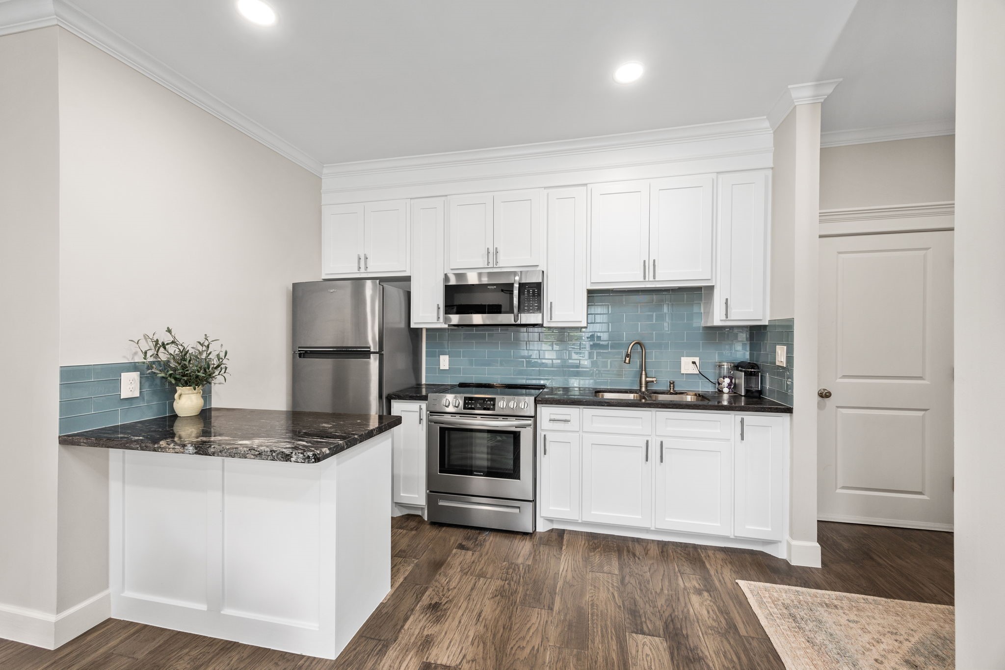  733 Ashland Street C - 物件實景