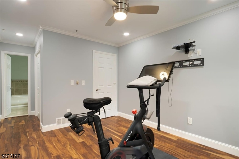 Clifton, New Jersey, 07012, United States, 3 Bedrooms Bedrooms, ,3 BathroomsBathrooms,Residential,For Sale,1937751