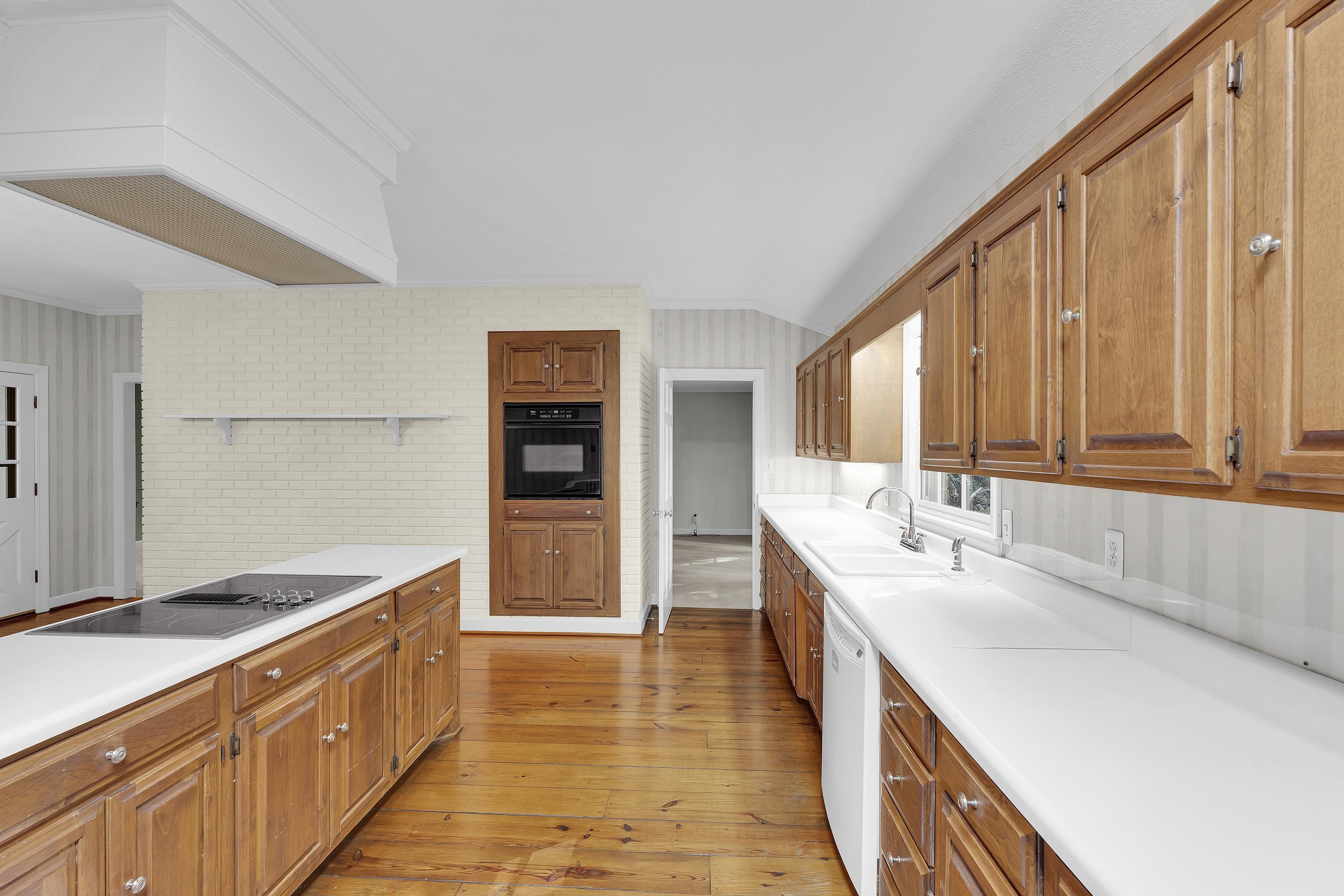 Spartanburg, South Carolina, 29302, United States, 4 Bedrooms Bedrooms, ,3 BathroomsBathrooms,Residential,For Sale,1907438